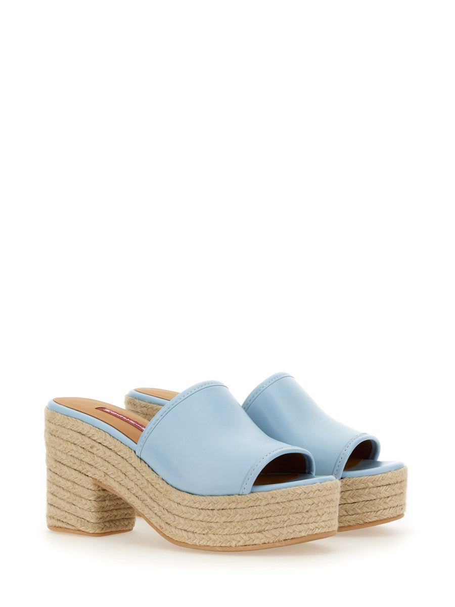 DENIM FOOTBED.
