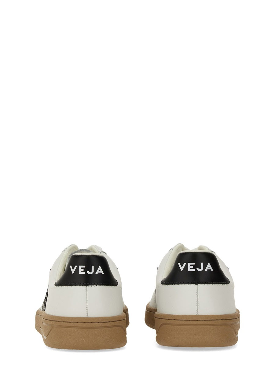 SNEAKER "V-12"