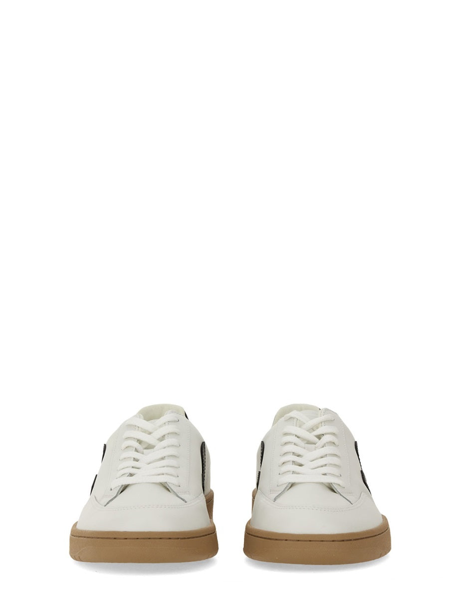 SNEAKER "V-12"