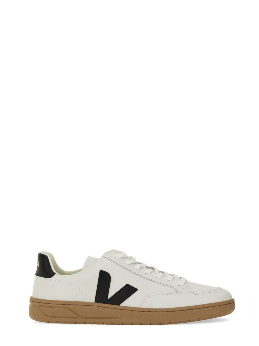 SNEAKER "V-12"