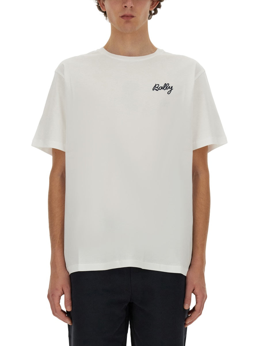 T-SHIRT WITH LOGO