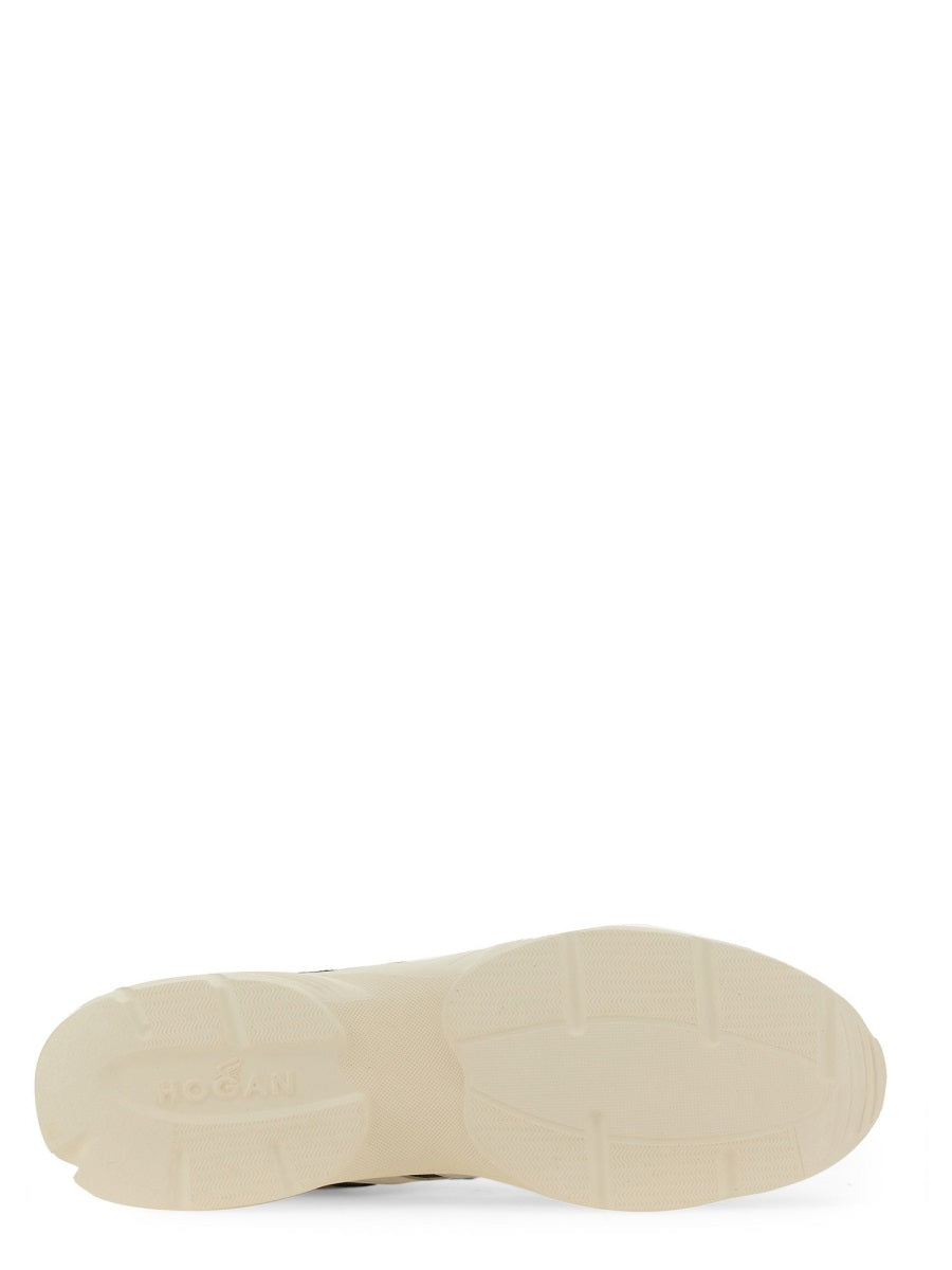 SNEAKER WITH LOGO
