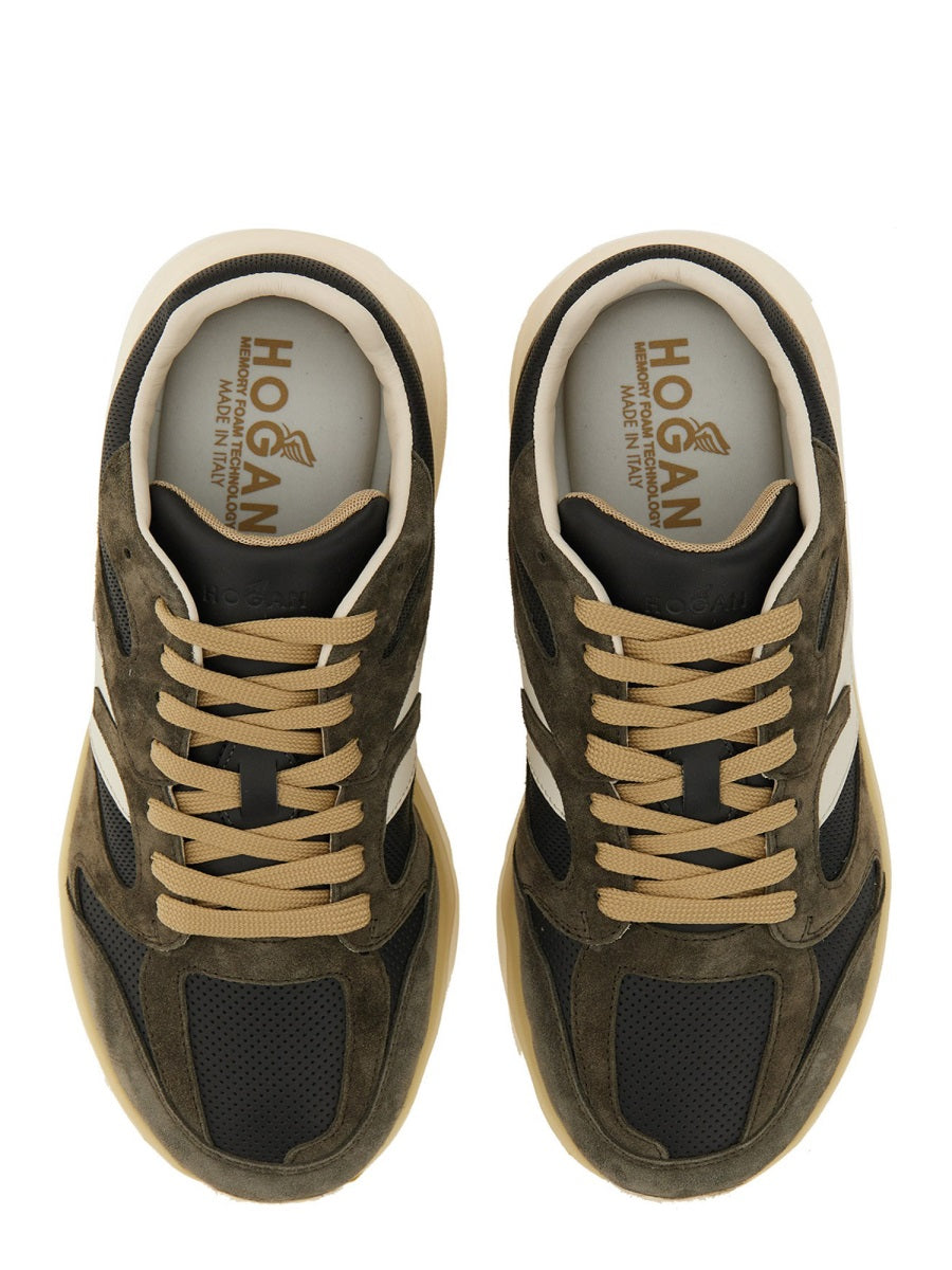 SNEAKER WITH LOGO