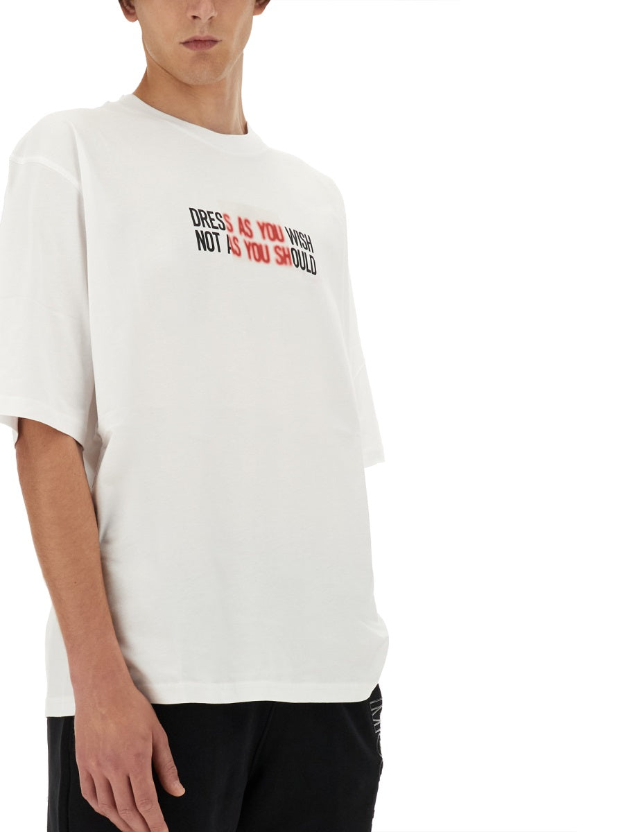 T-SHIRT WITH LOGO