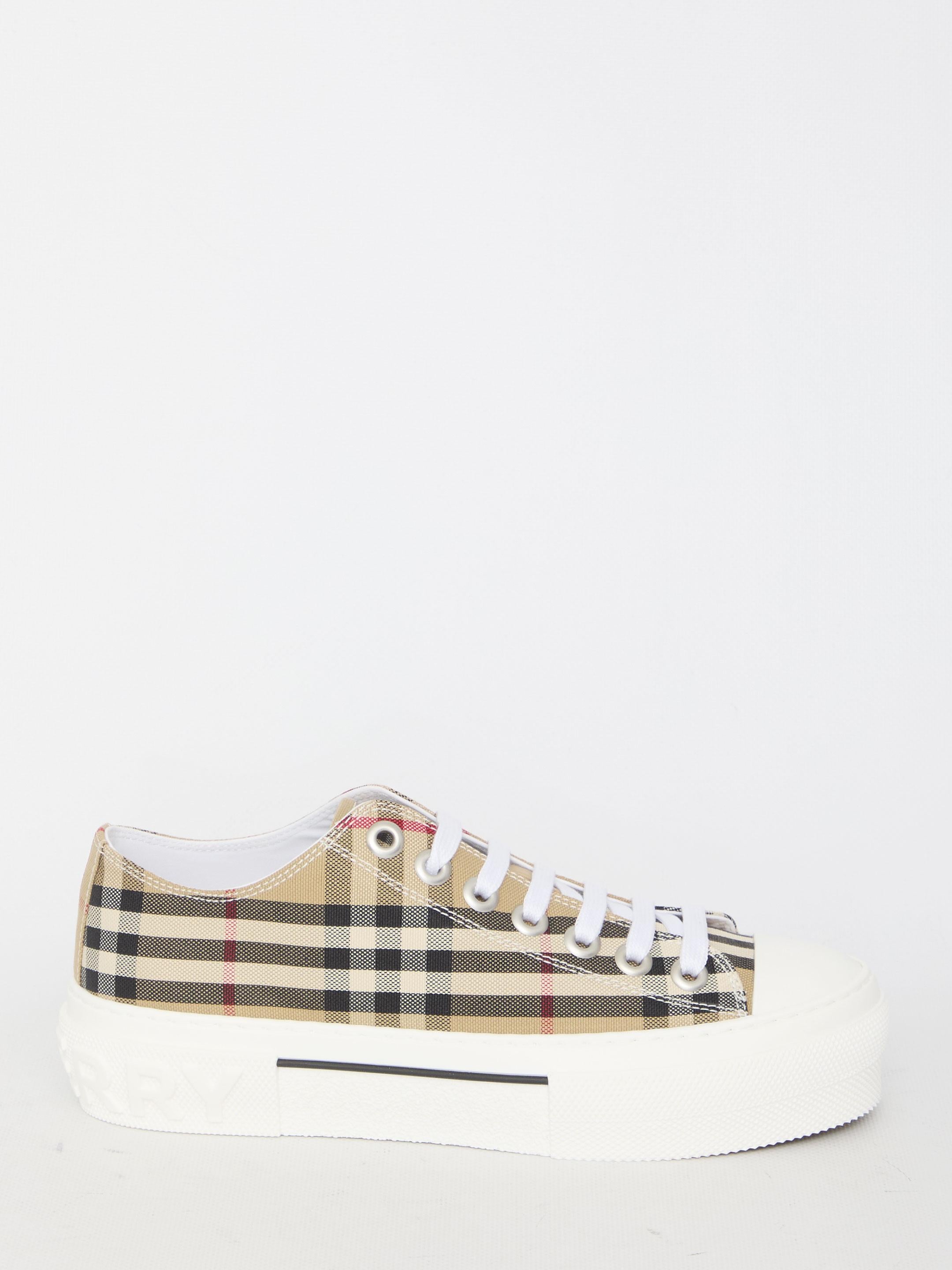 Low Top Check sneakers