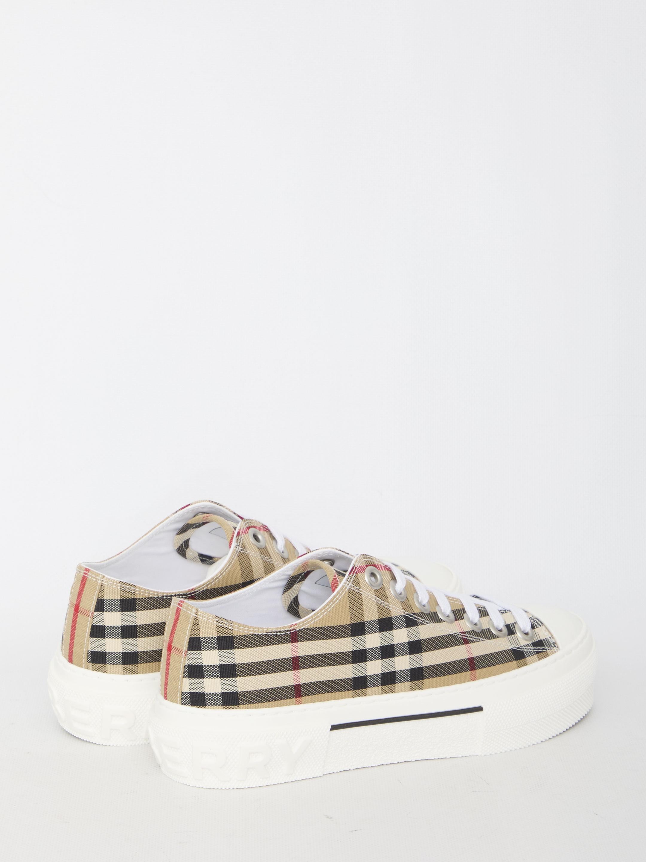 Low Top Check sneakers