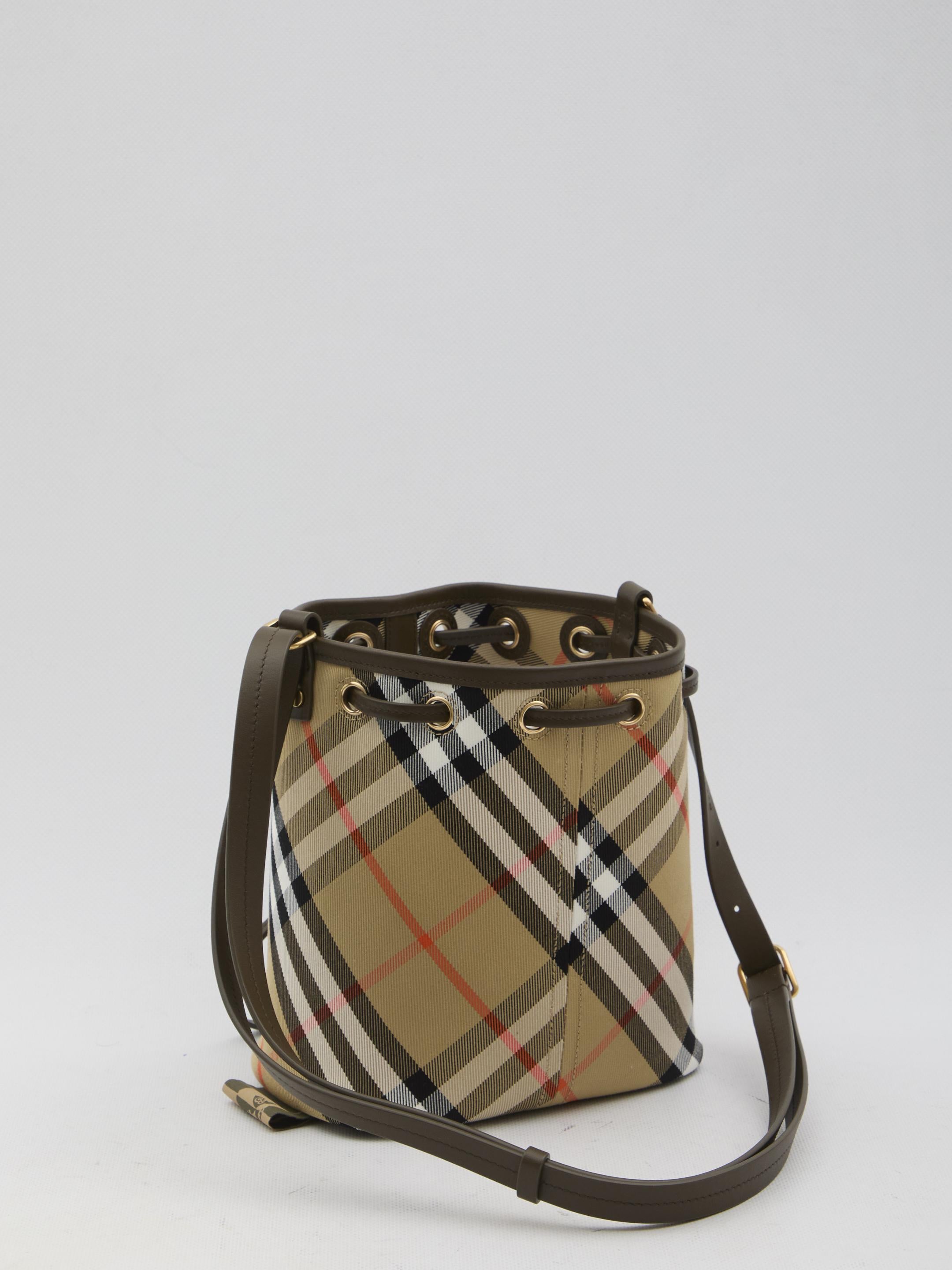 Check bucket bag