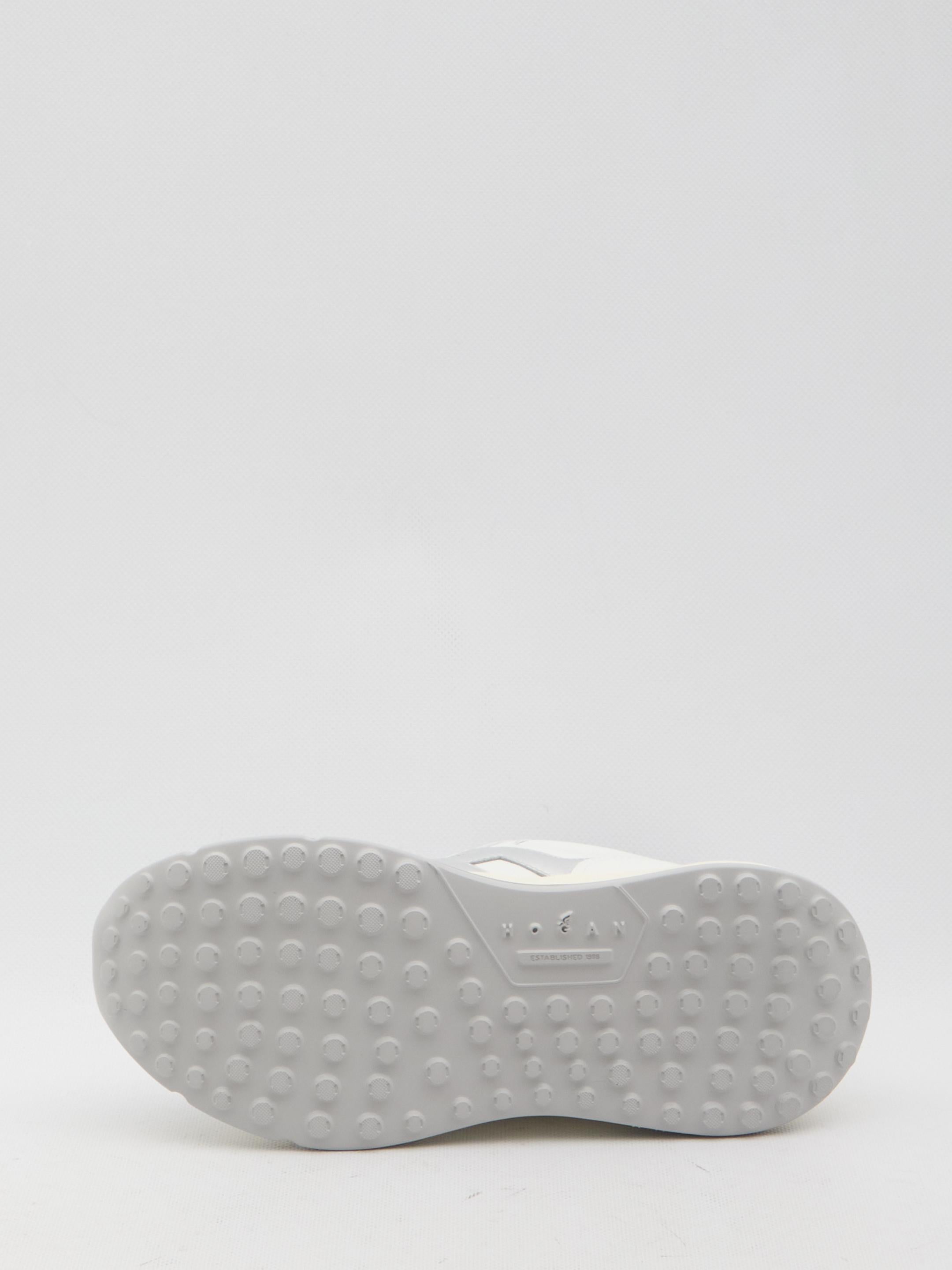 Hi-Fi sneakers