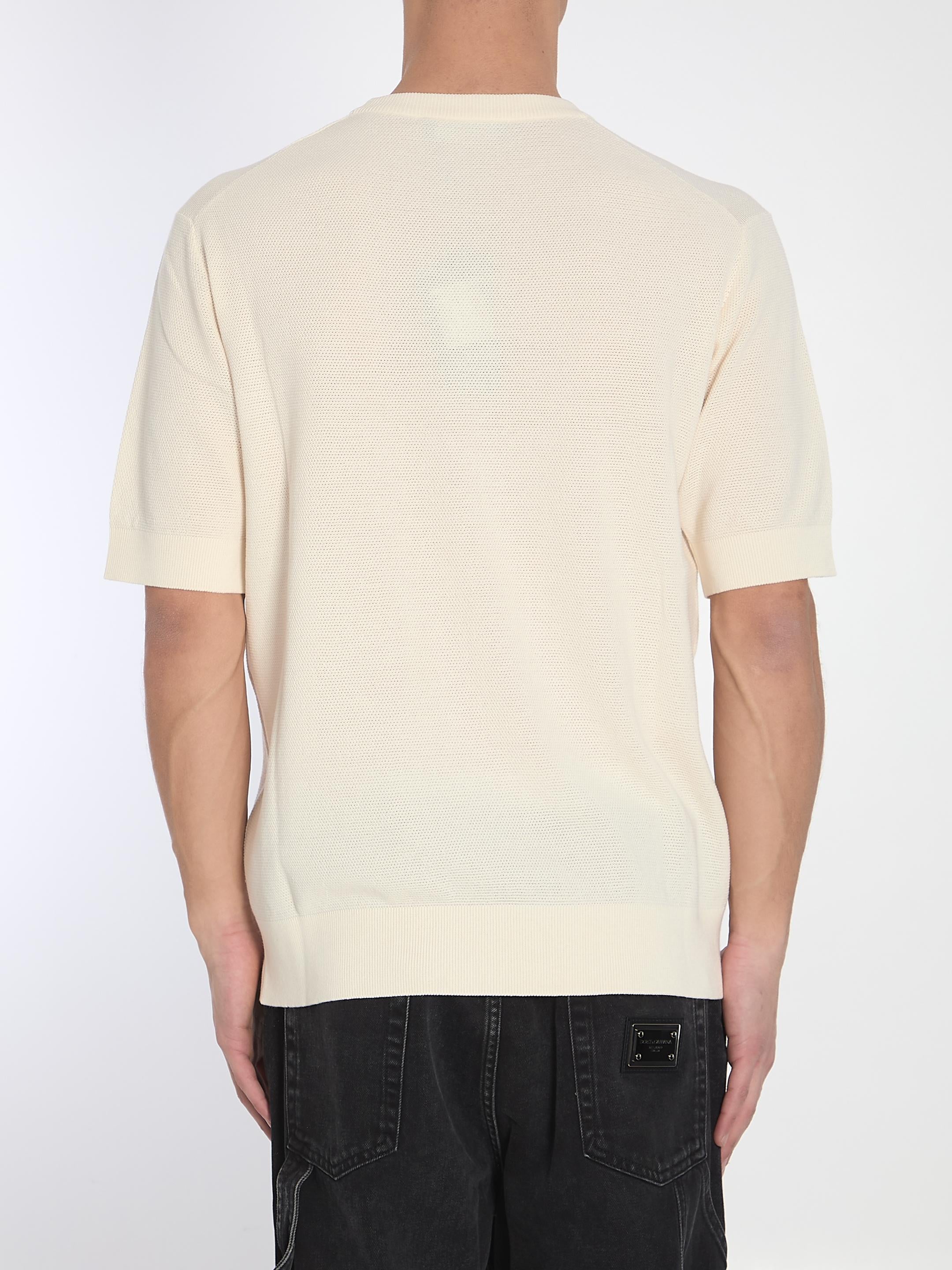 T-shirt with logo plaque