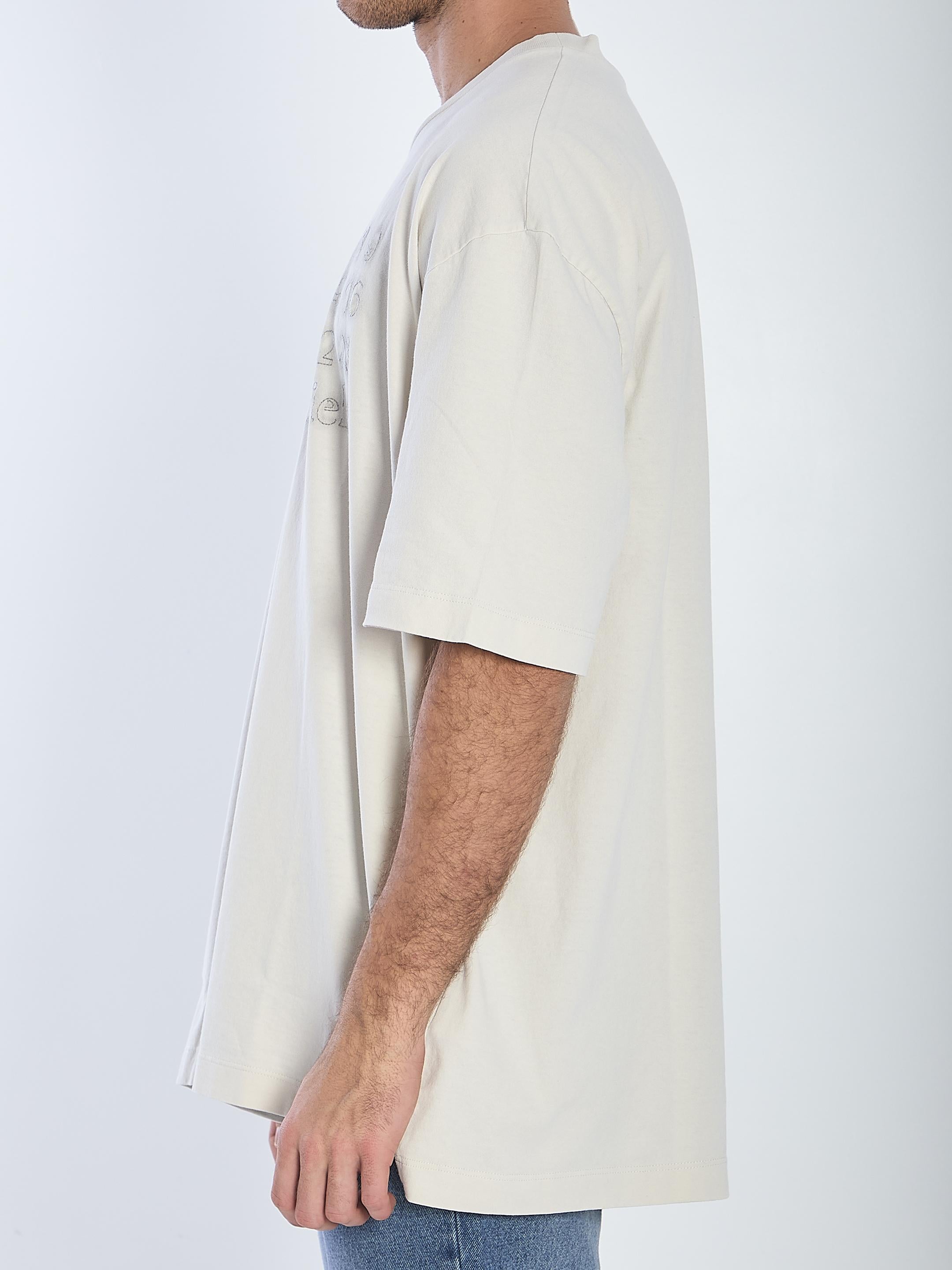T-shirt with embroidered logo