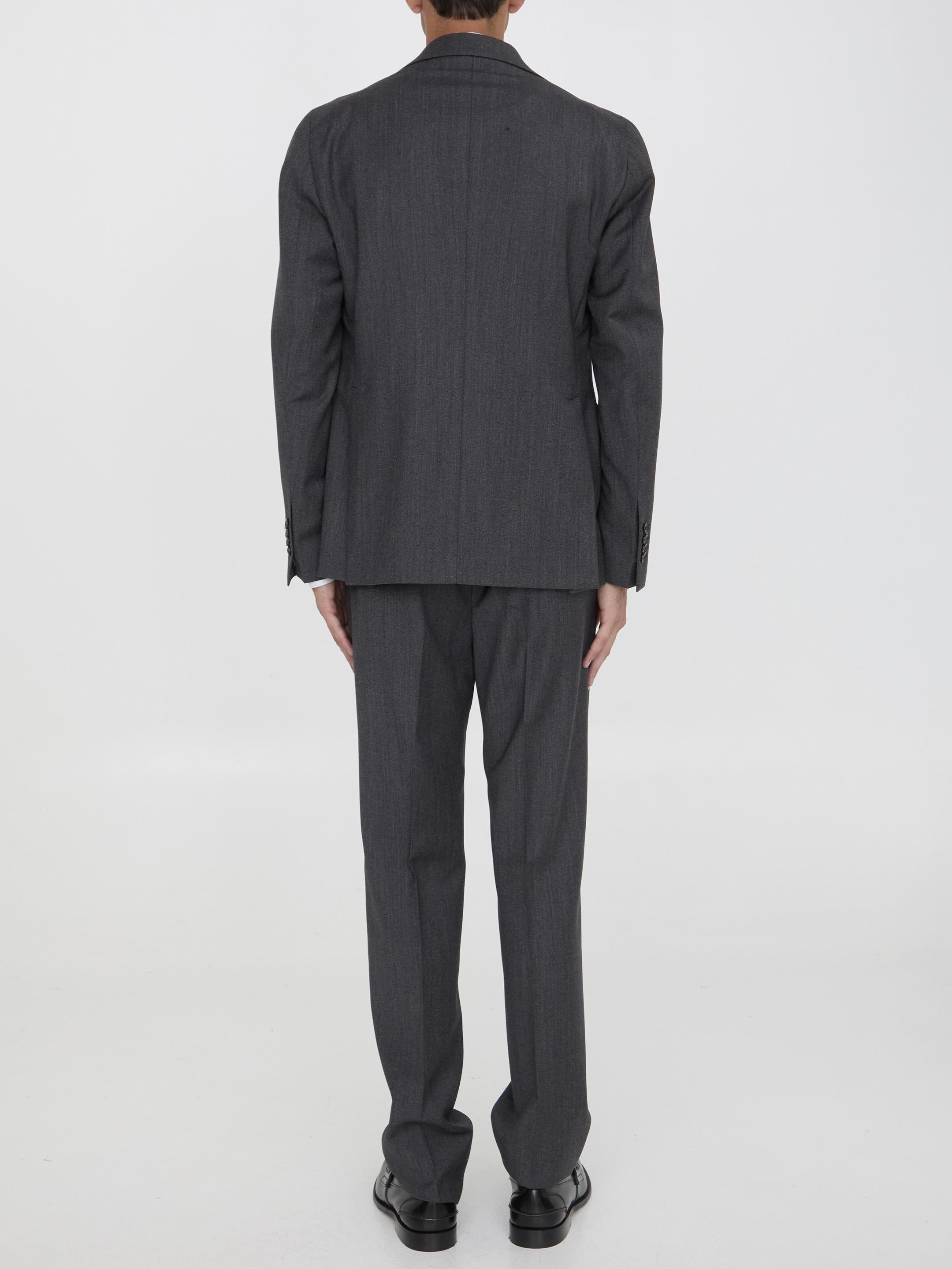 Two-piece suit in virgin wool
