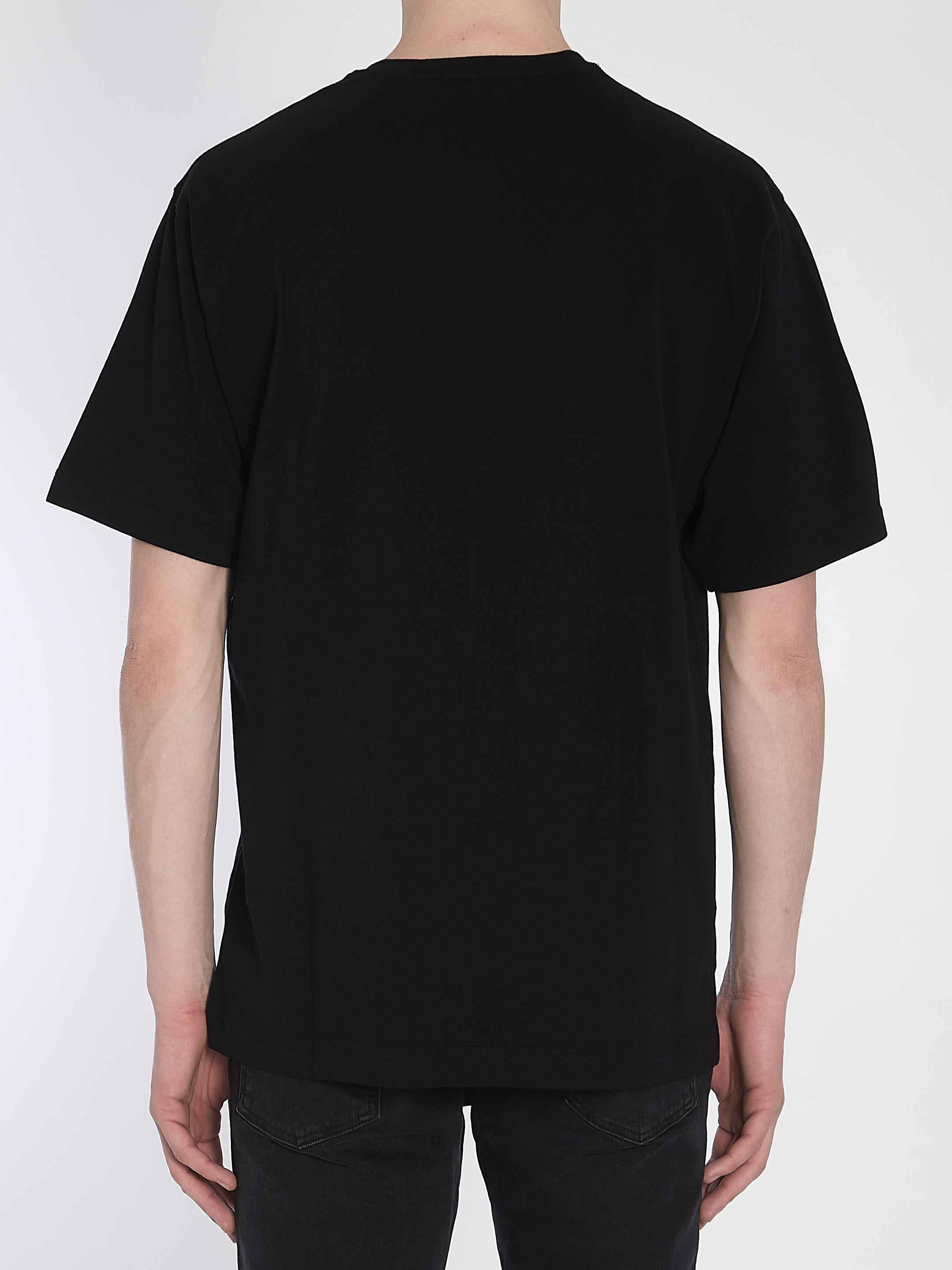 T-shirt with plaque