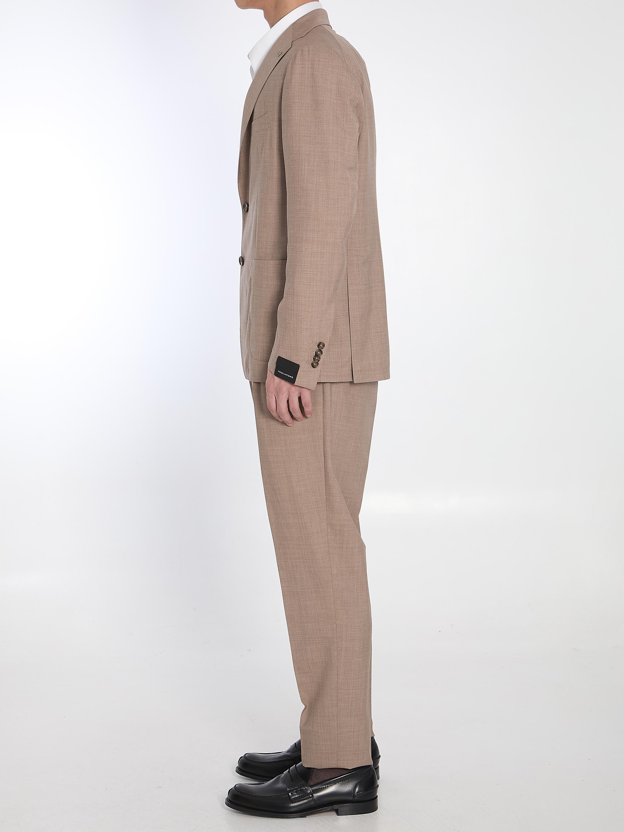 Two-piece suit in wool and silk blend