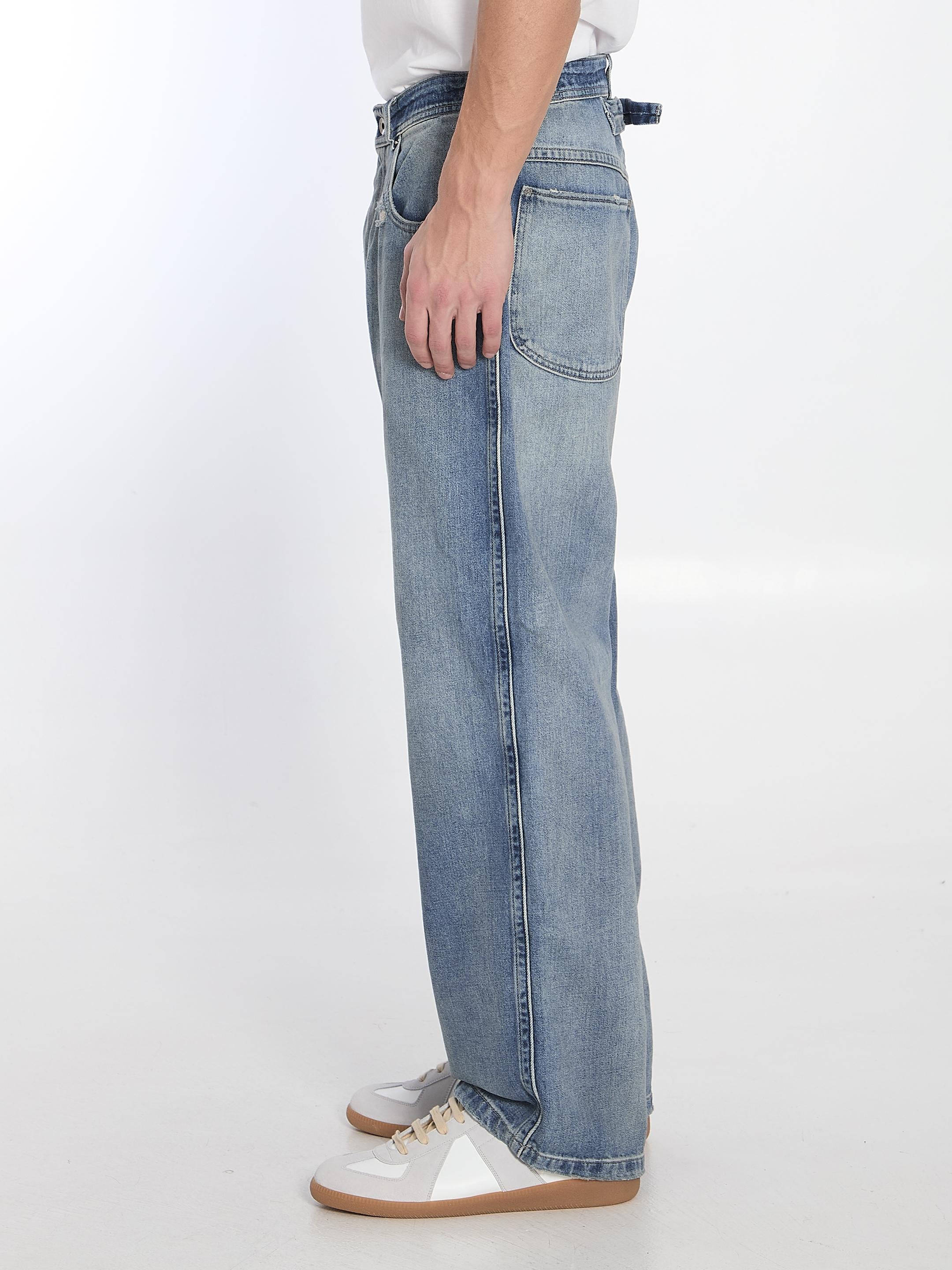 Jeans with buckle