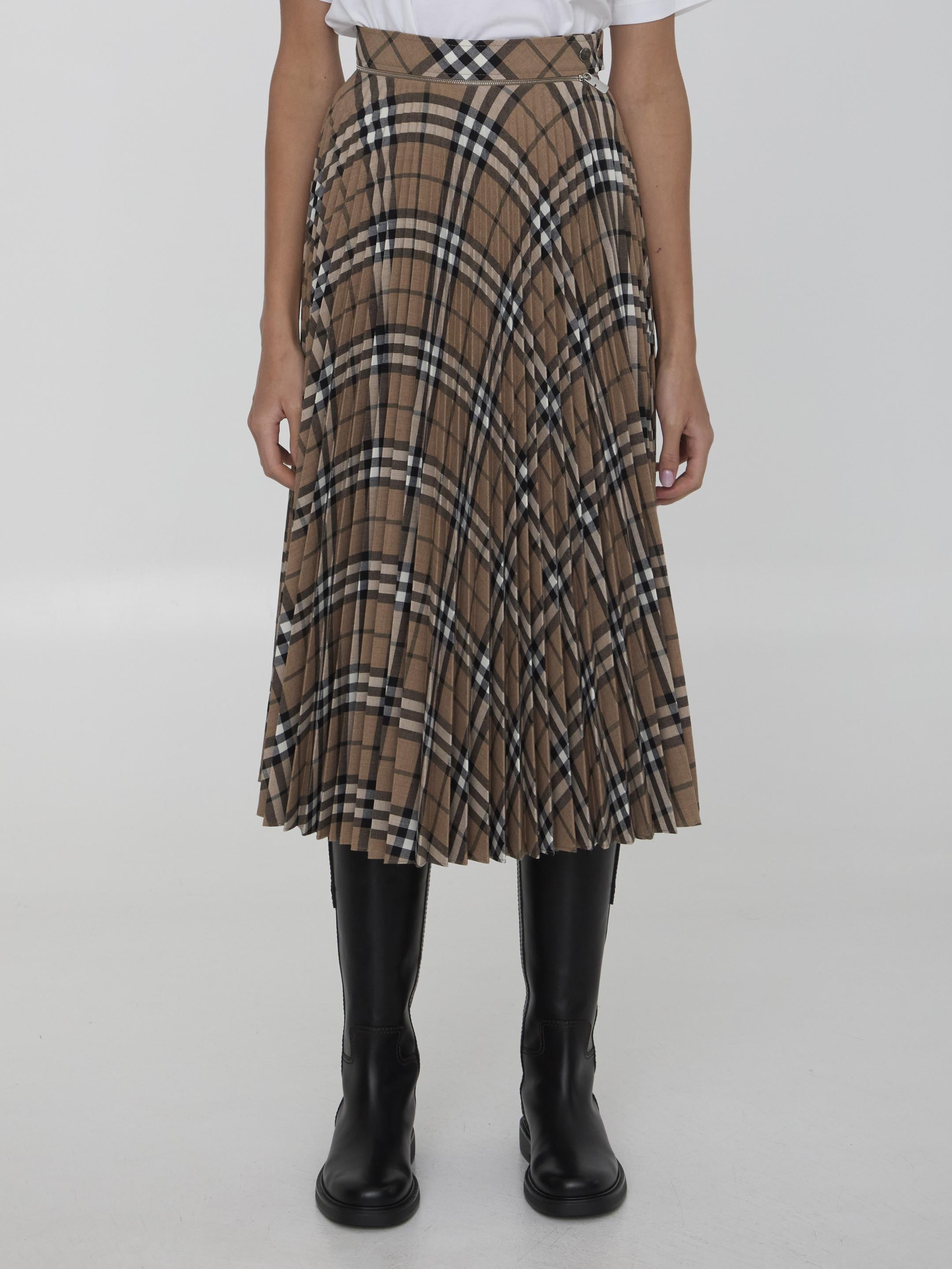 Check pleated skirt