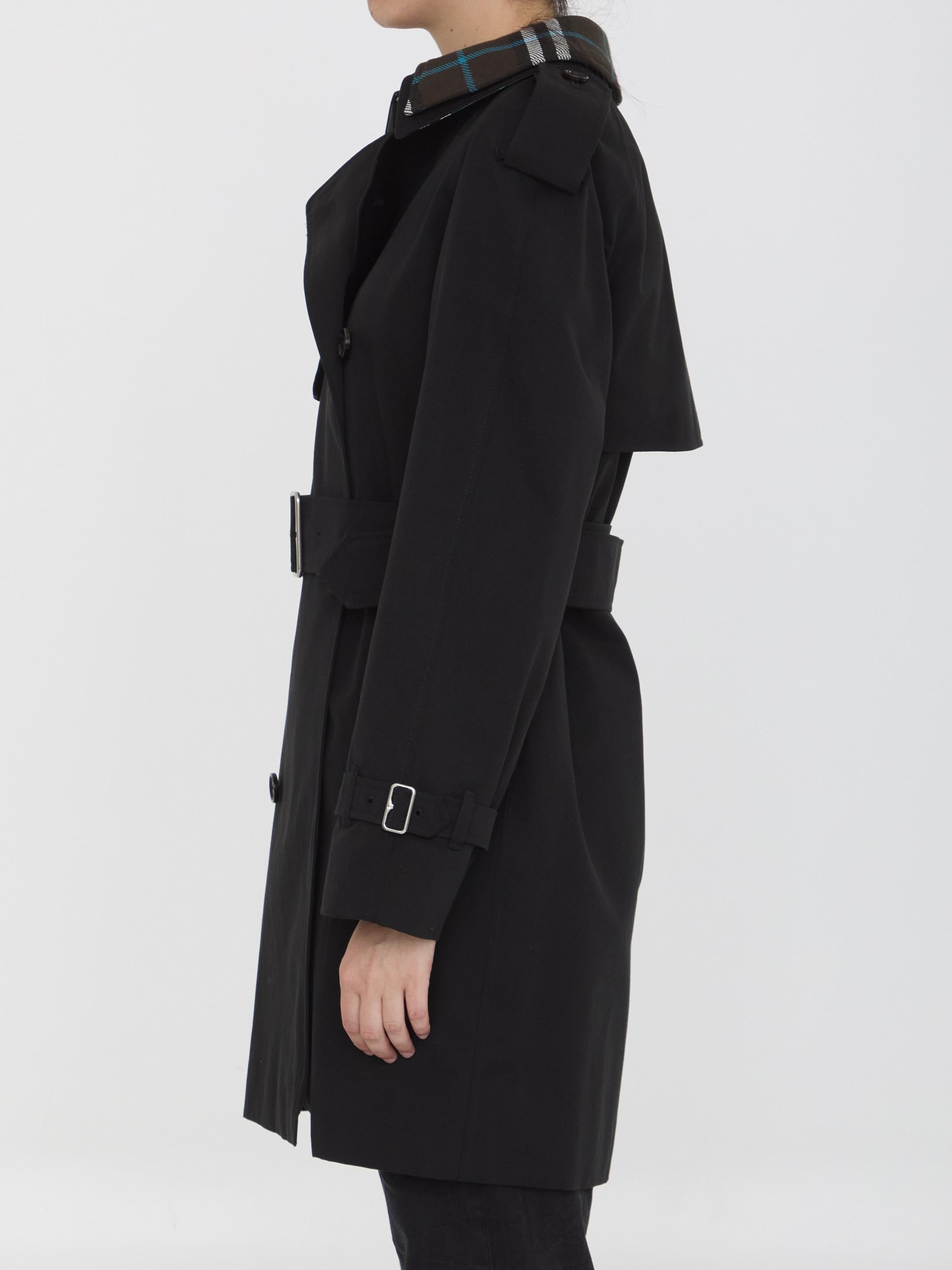 Raincoat with Check collar