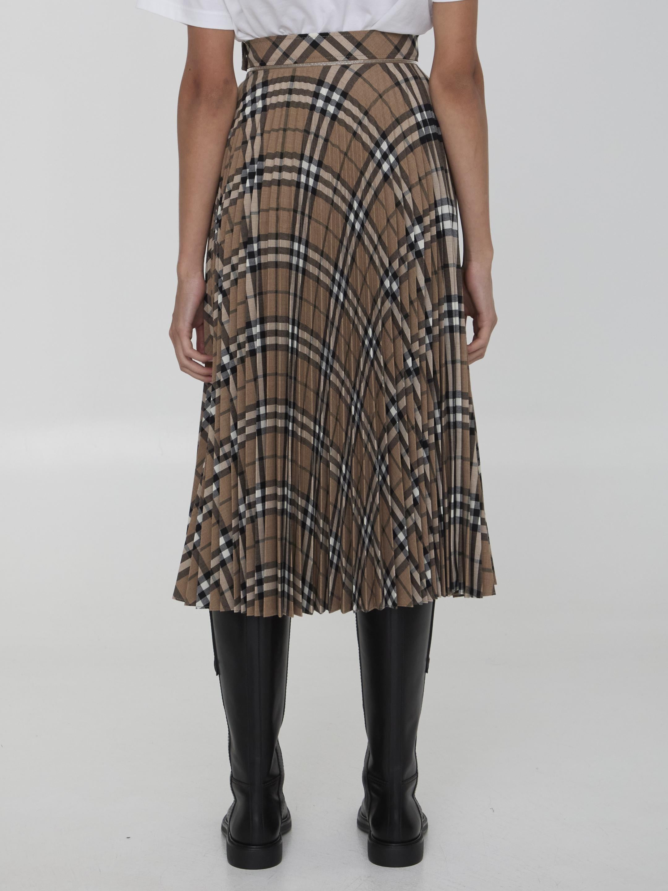 Check pleated skirt