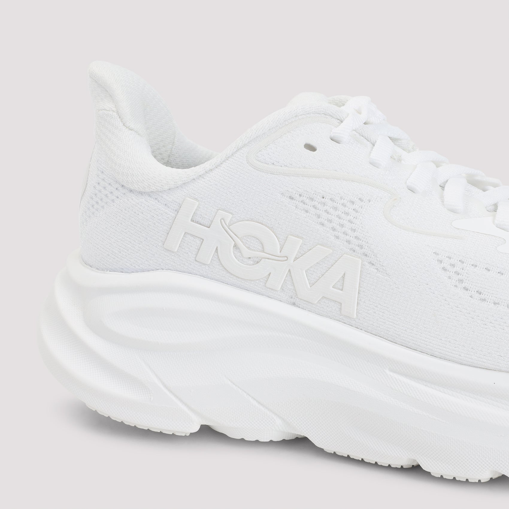 Clifton 10 Sneakers