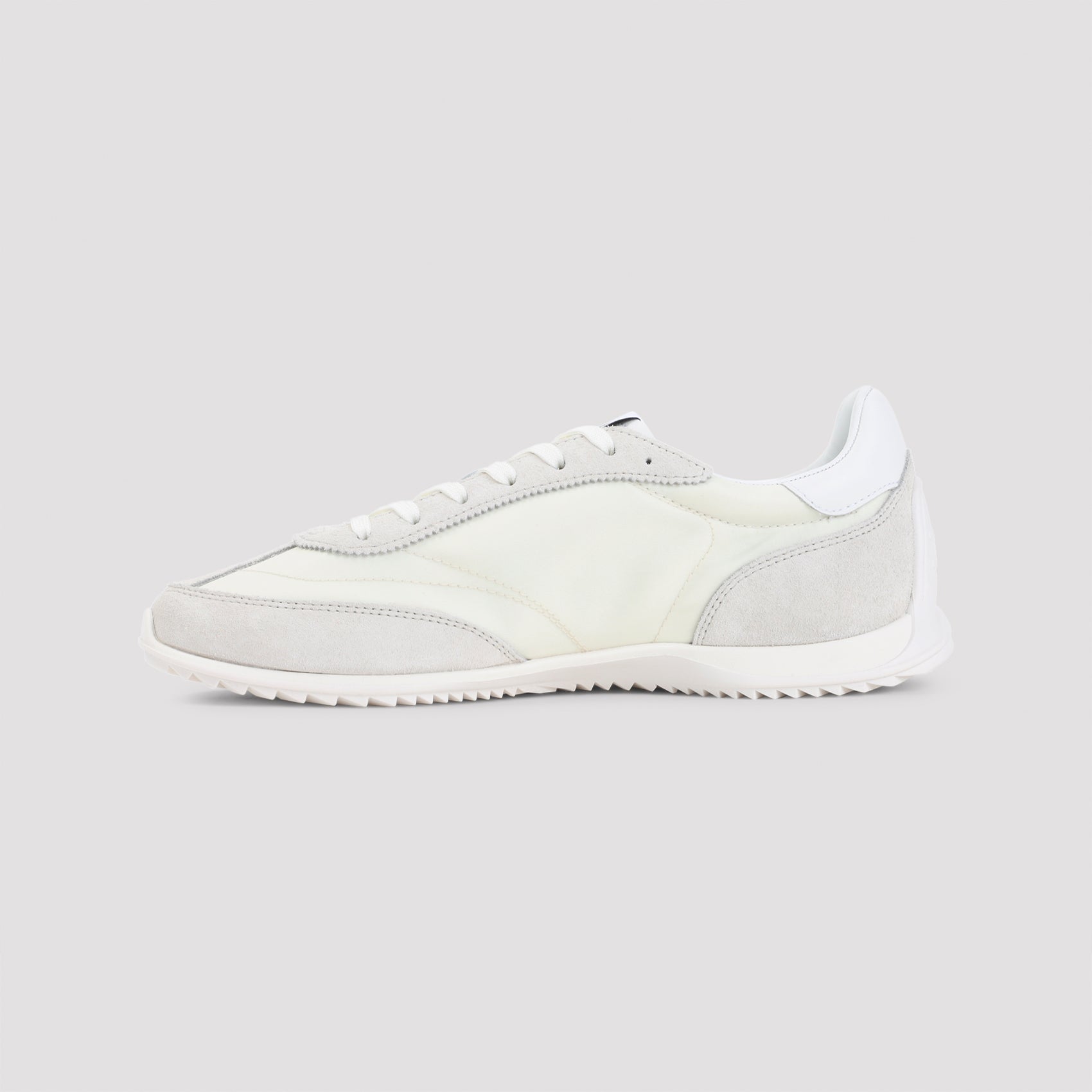 Low Top Triomphe 10 Sneakers