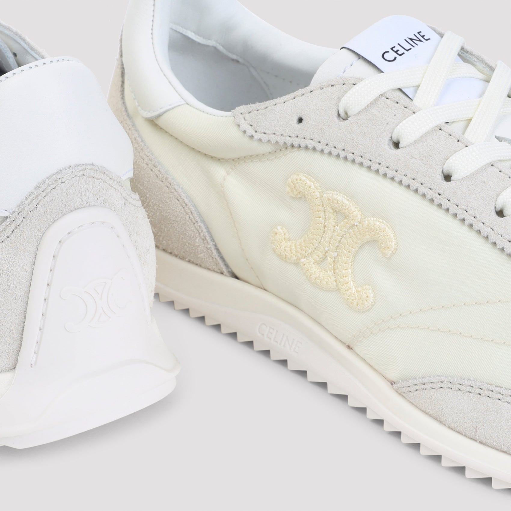 Low Top Triomphe 10 Sneakers