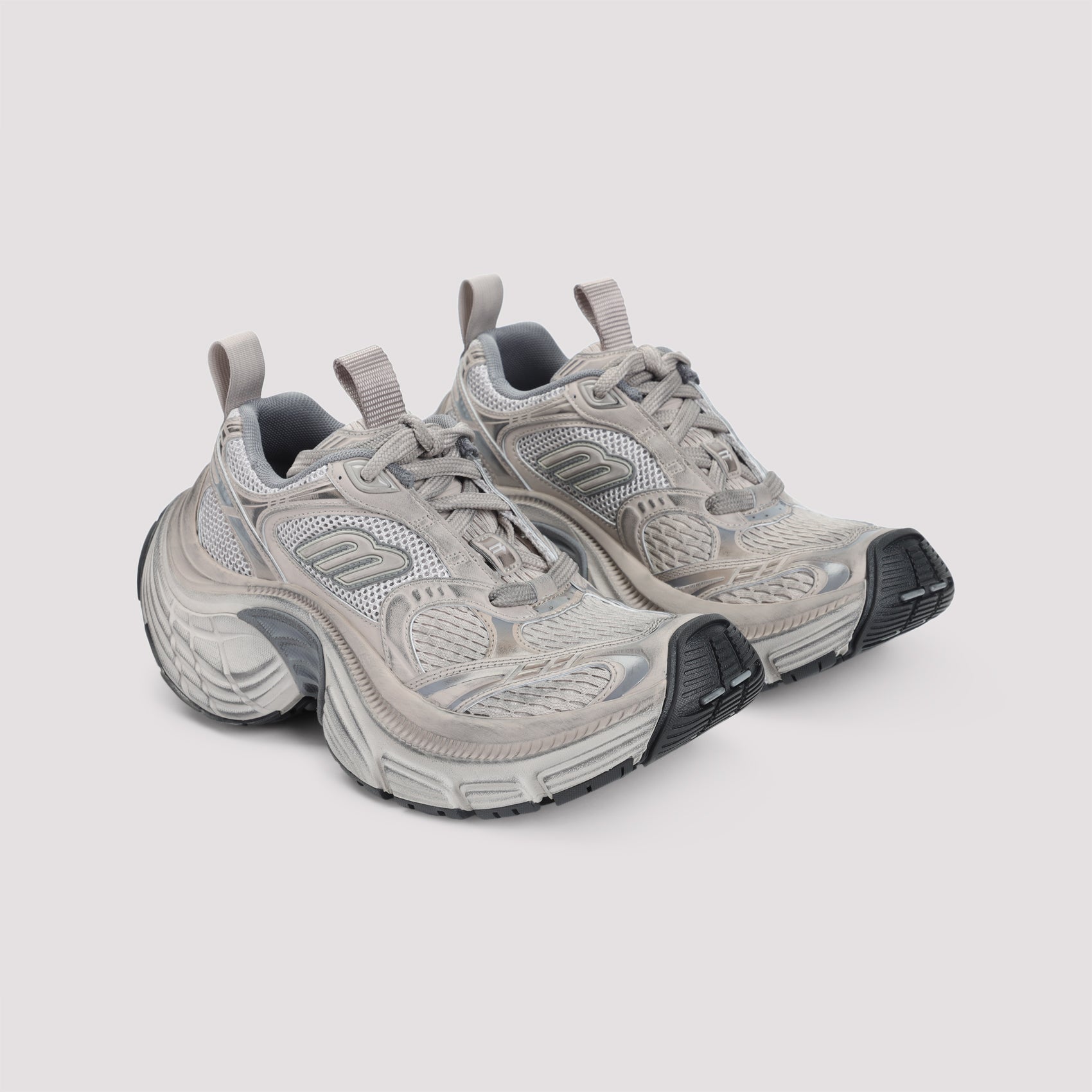 6XL Sneakers