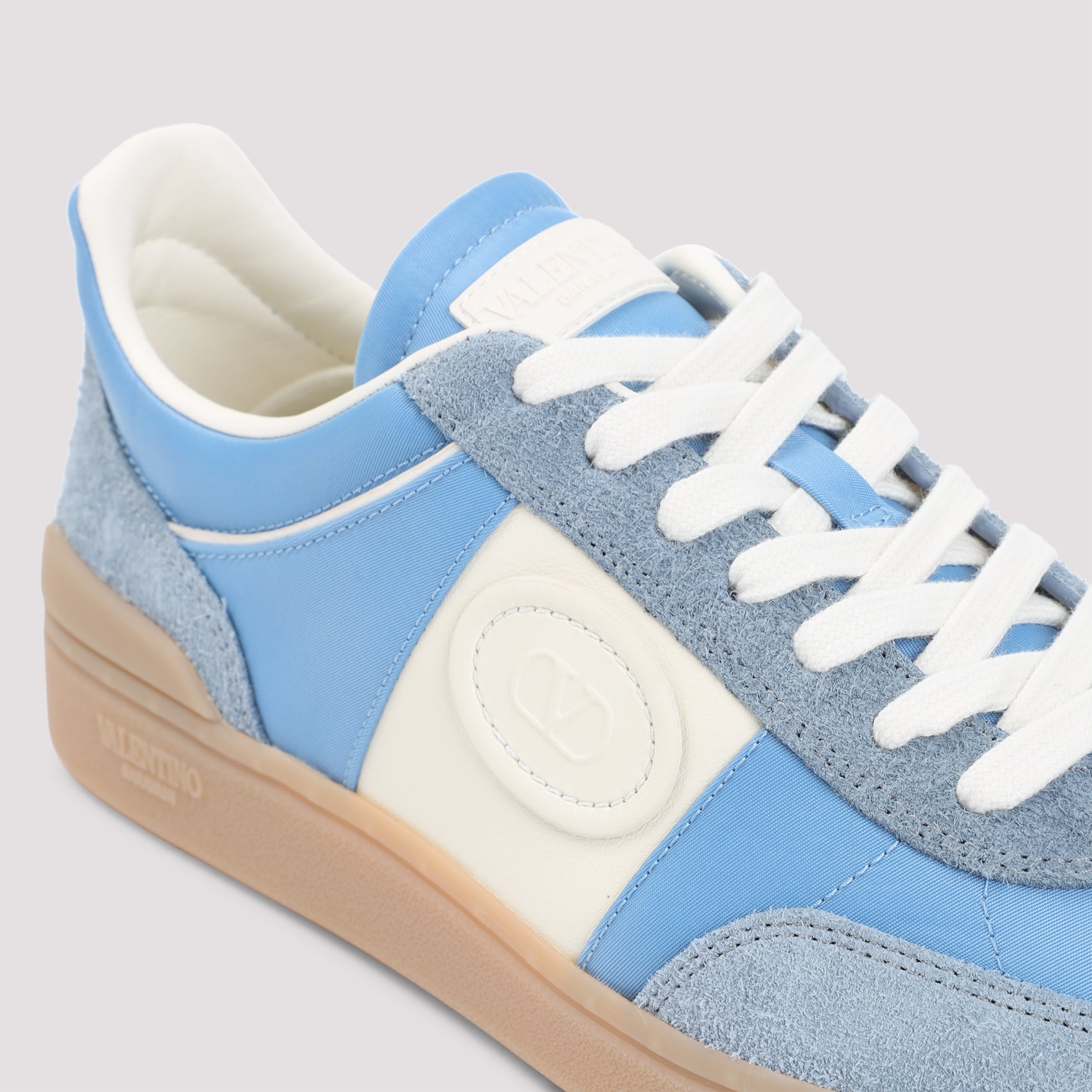 Upvillage Sneakers
