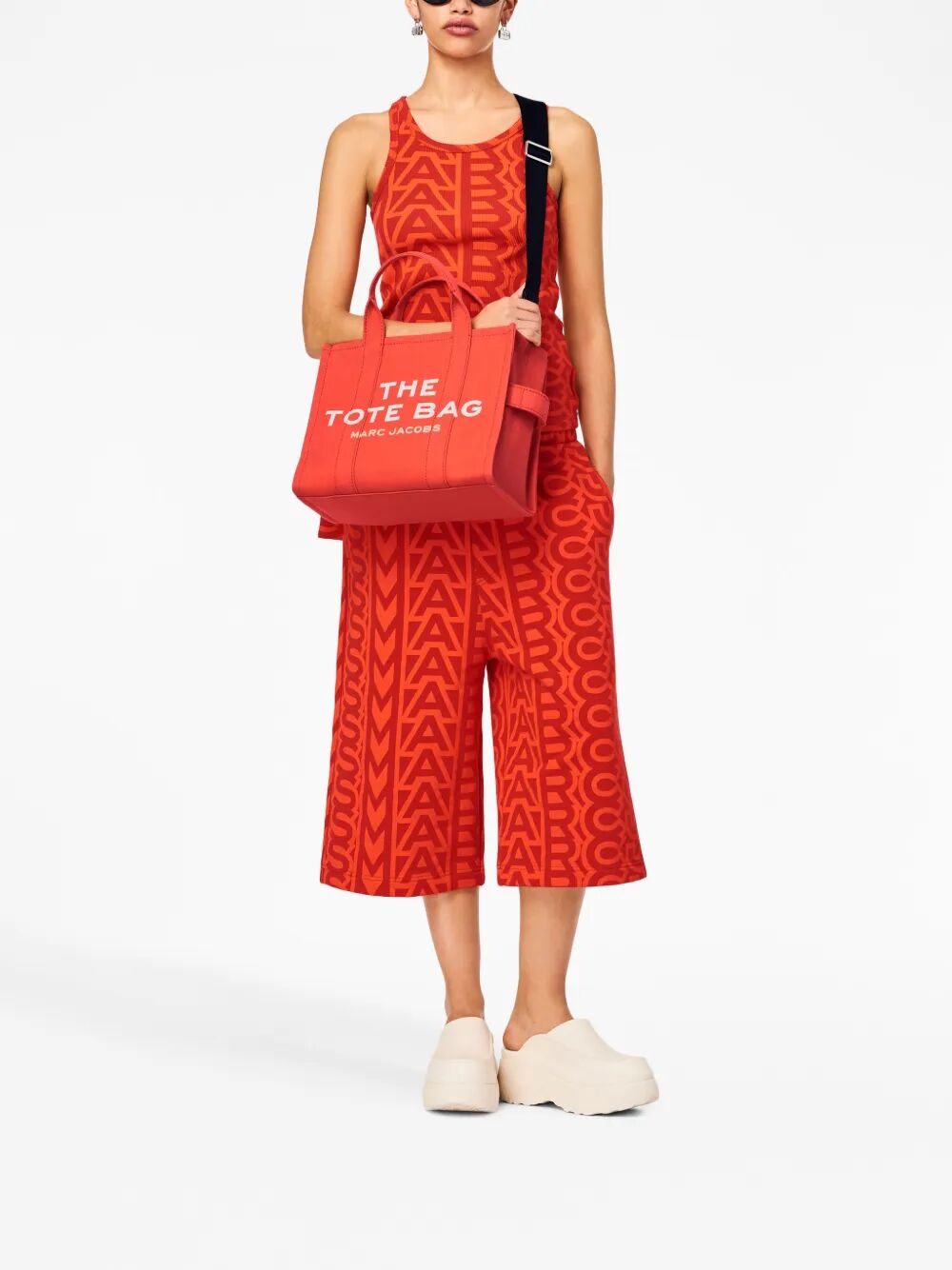 THE CANVAS MEDIUM TOTE BAG