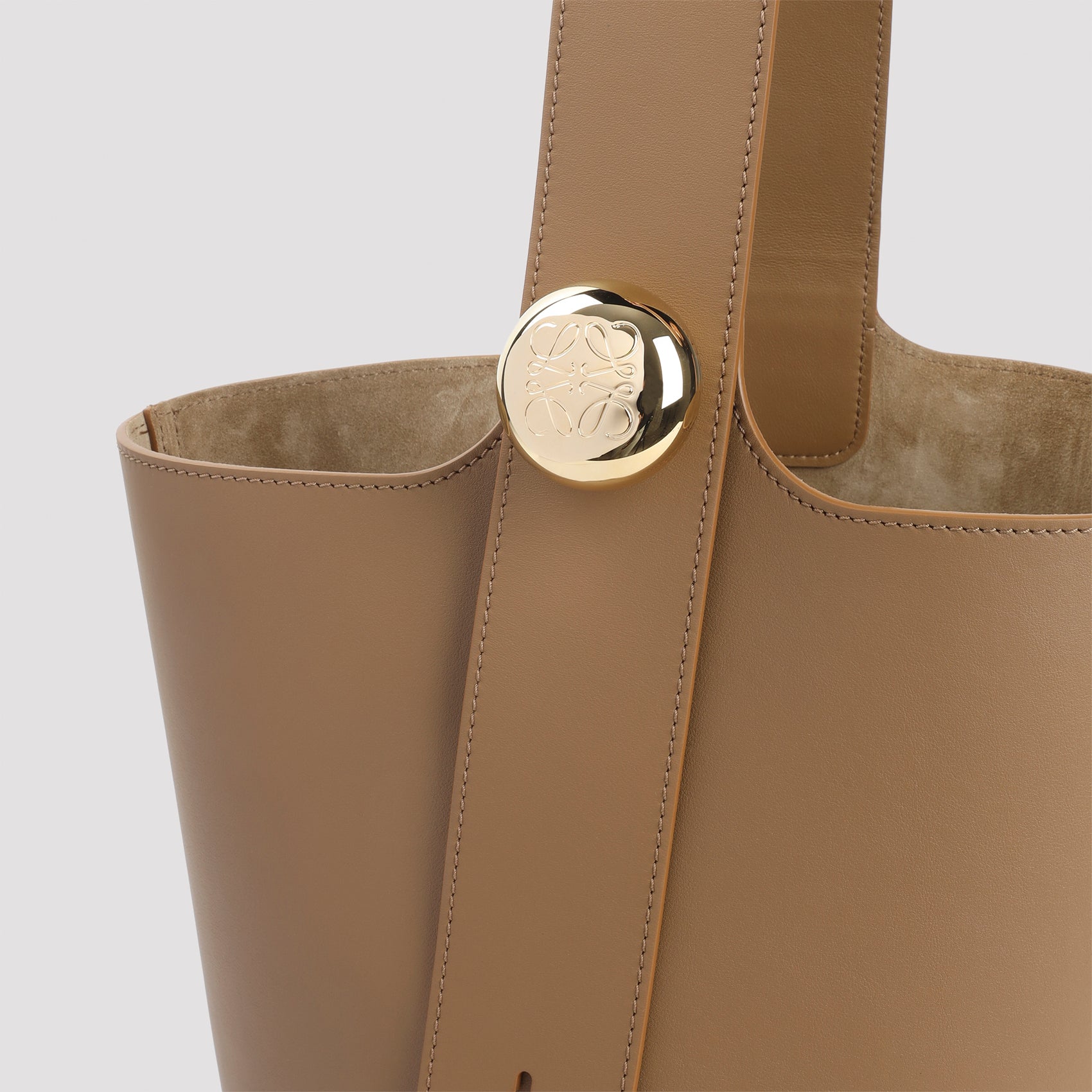 Pebble Bucket Medium Shoulder Bag