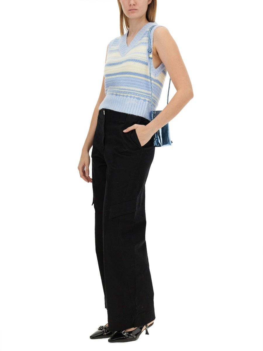V-NECK VEST