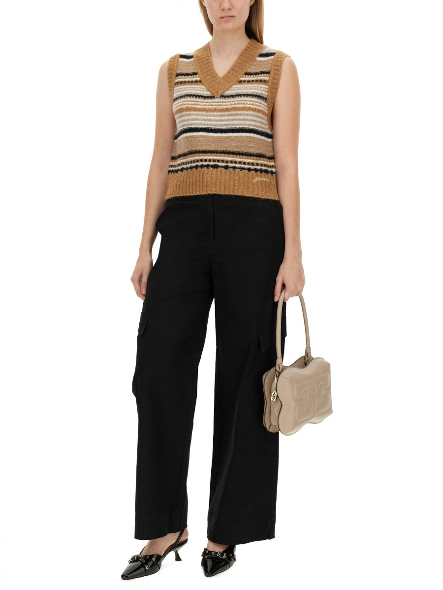 V-NECK VEST