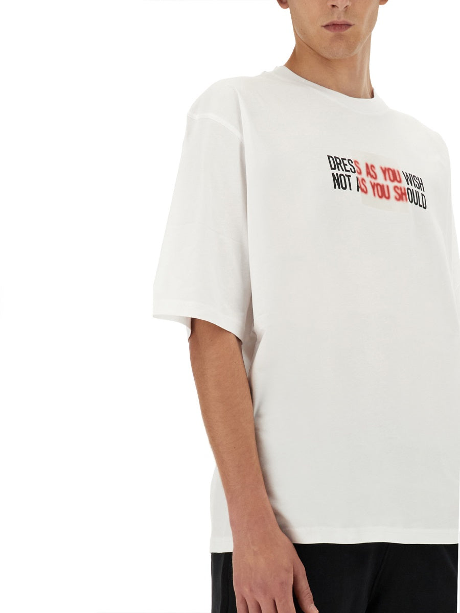 T-SHIRT WITH LOGO