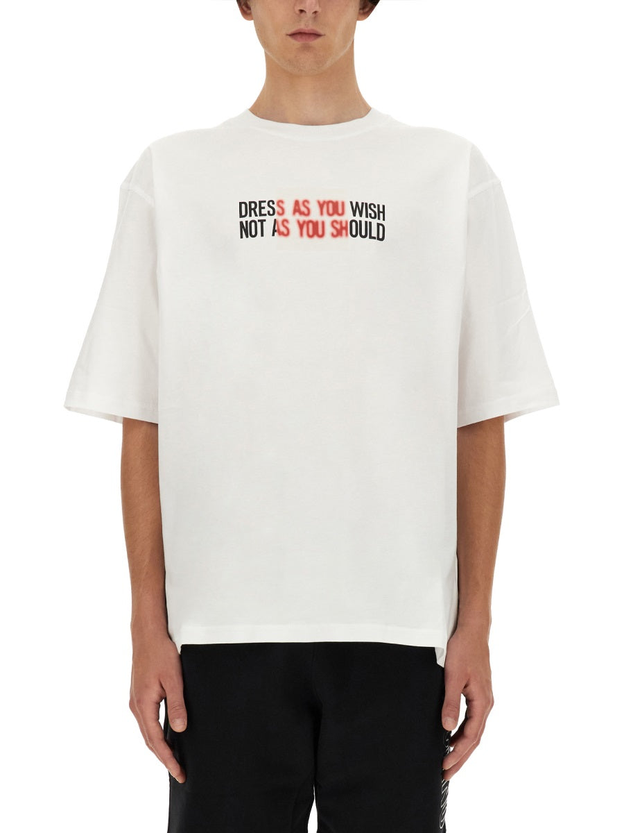 T-SHIRT WITH LOGO