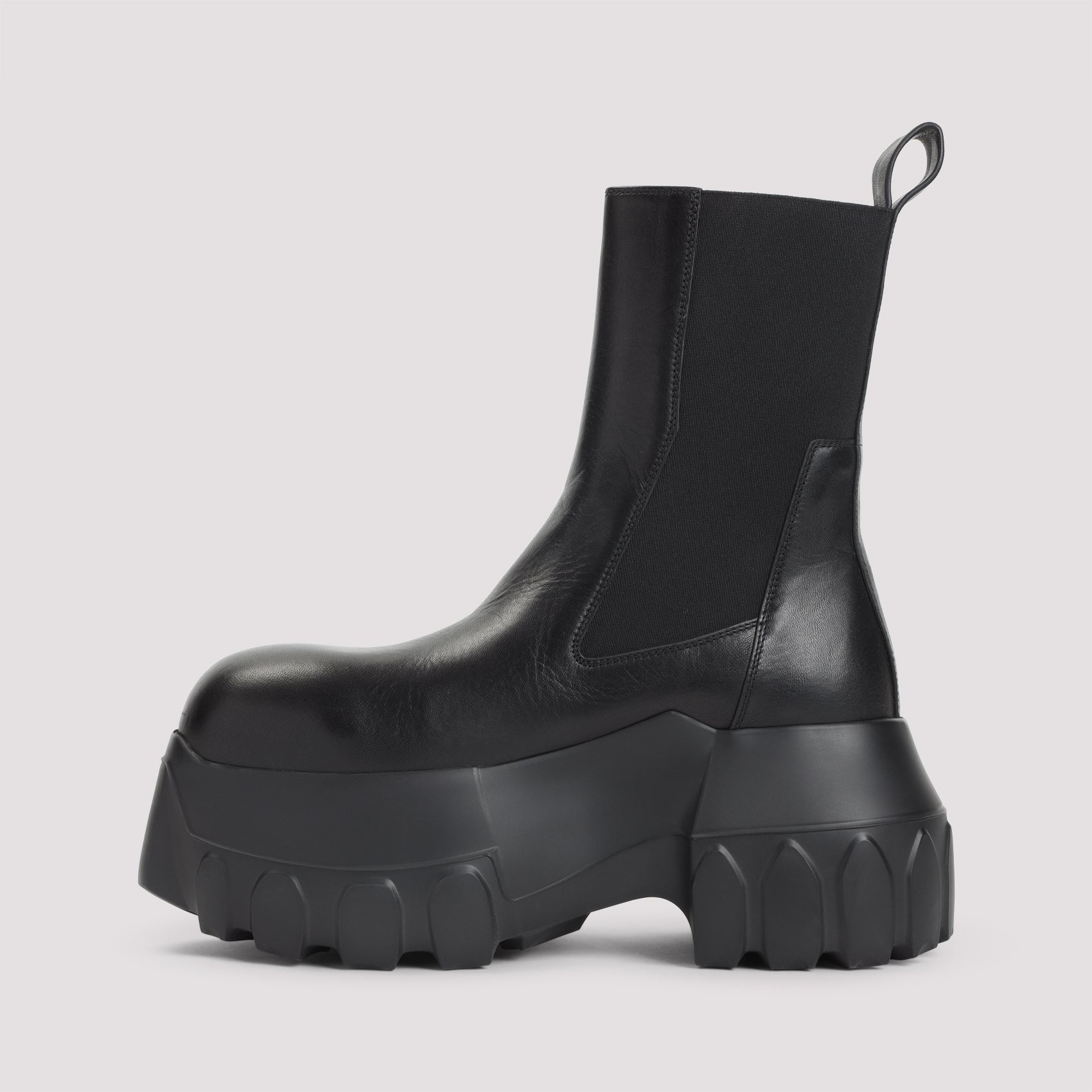 Beatle Mega Tractor Boots