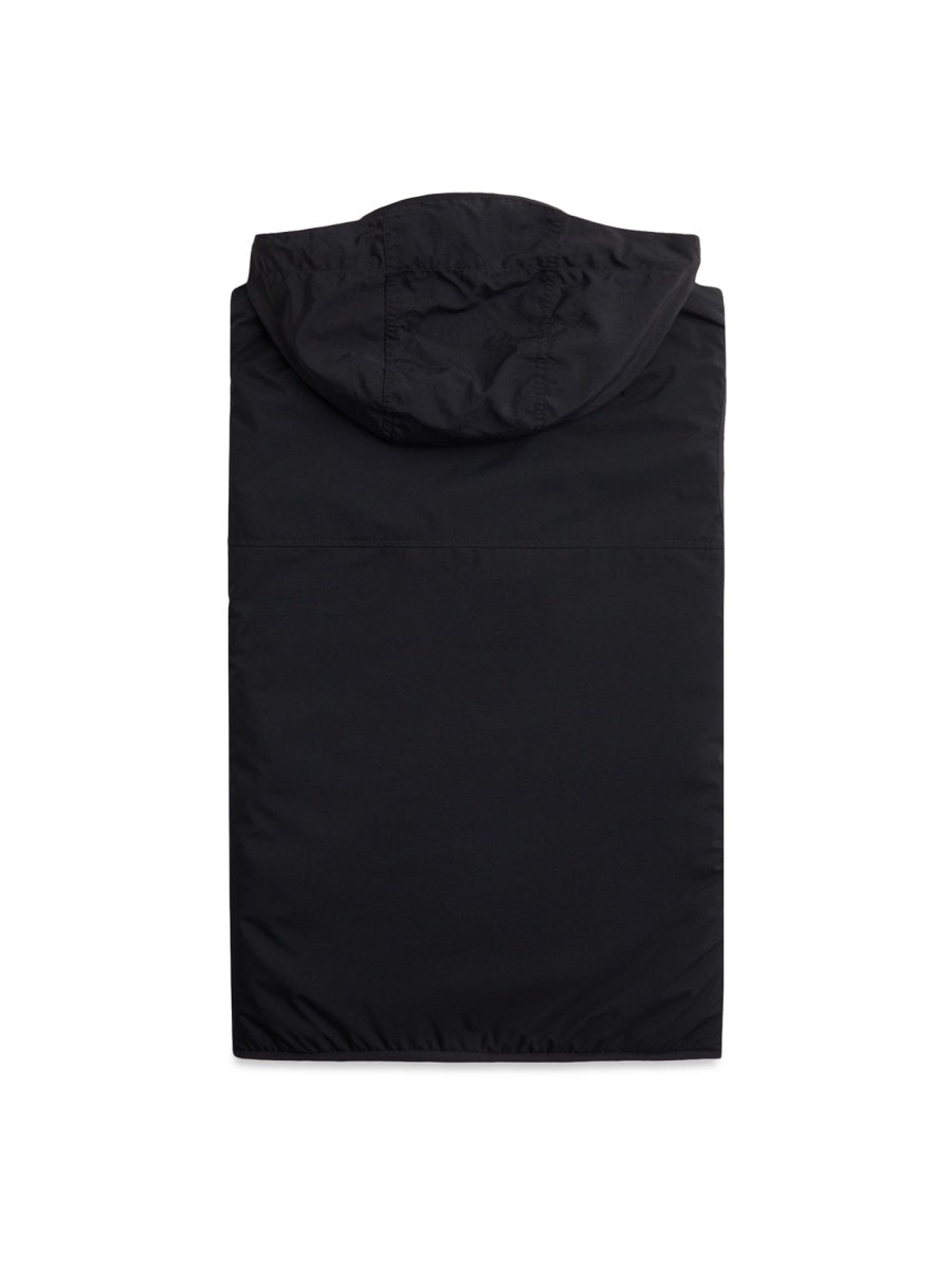 VESTS WITH LOGO