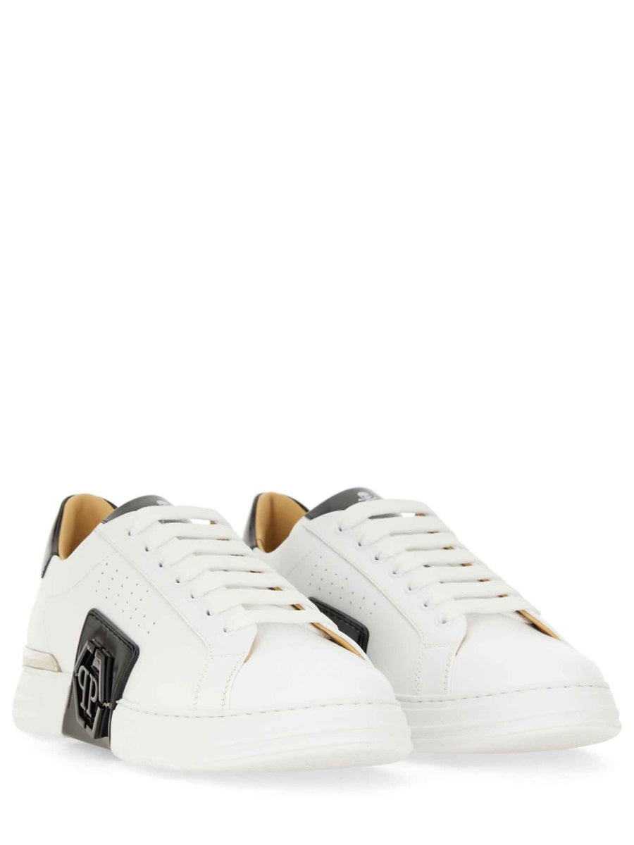 SNEAKER WITH LOGO