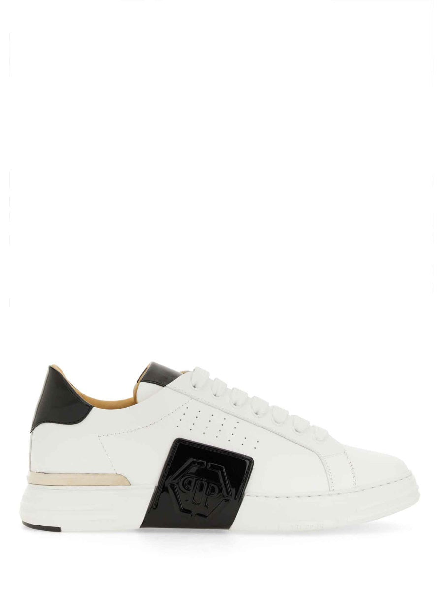 SNEAKER WITH LOGO