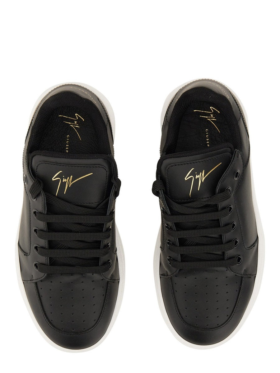 SNEAKER WITH LOGO