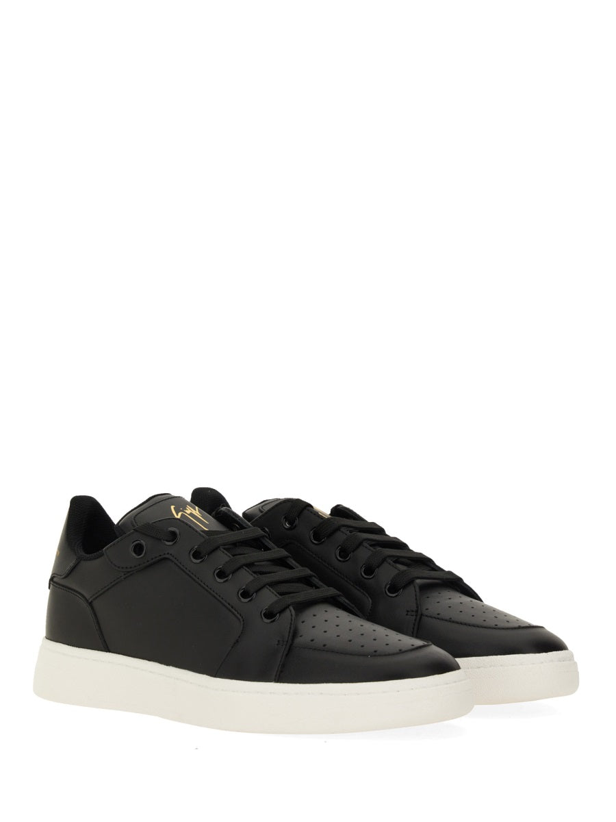 SNEAKER WITH LOGO