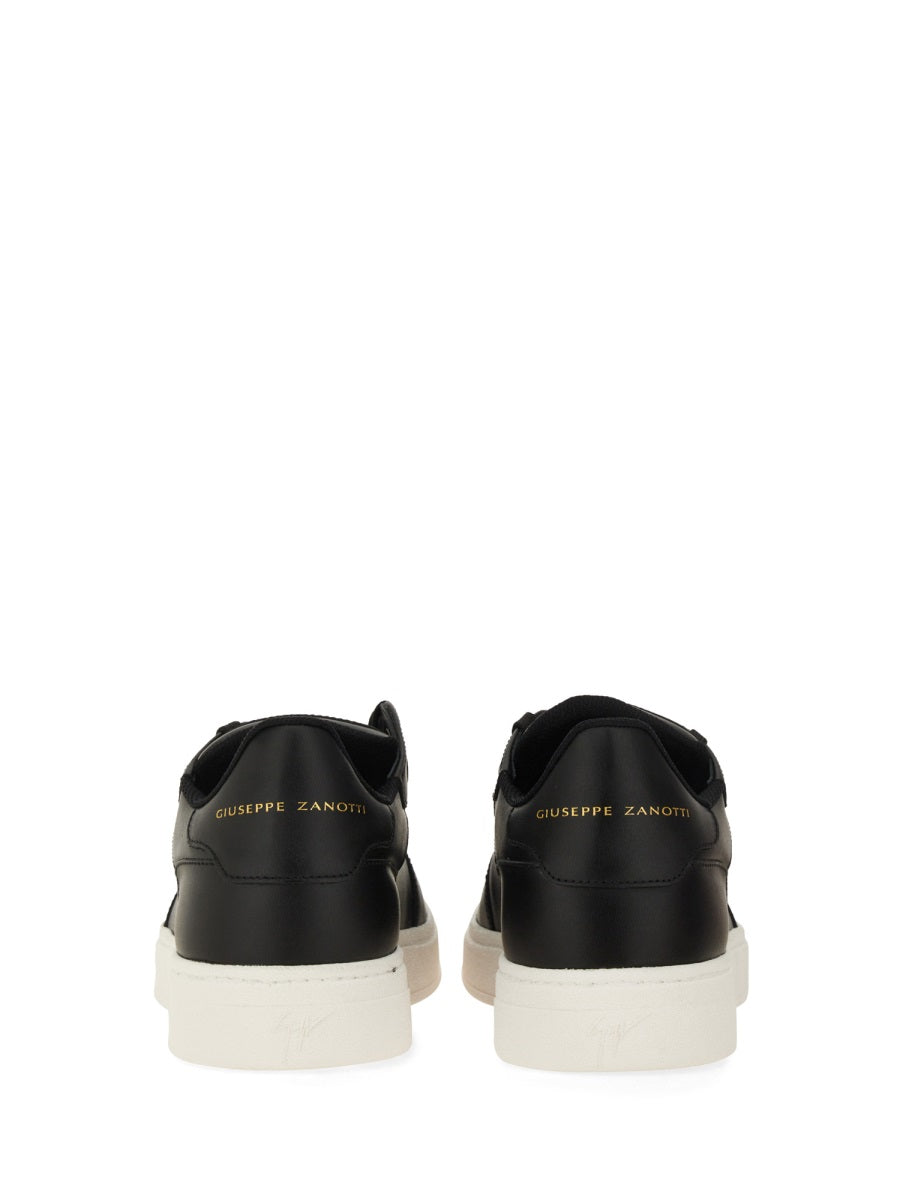 SNEAKER WITH LOGO