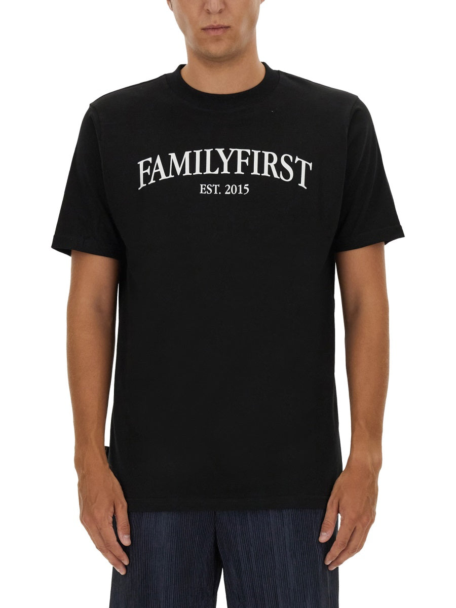 T-SHIRT WITH LOGO