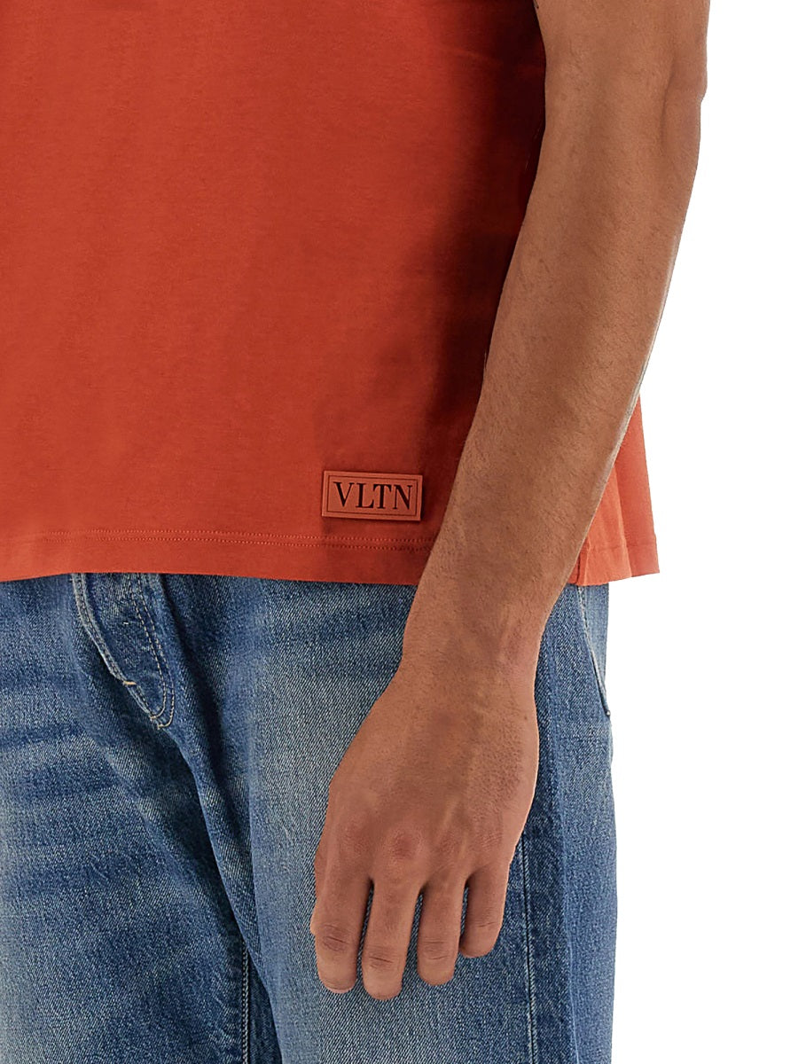 T-SHIRT WITH LOGO