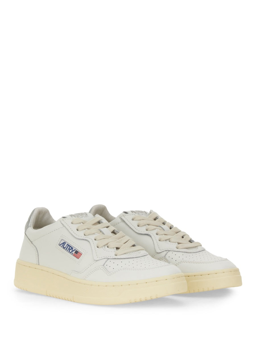 MEDALIST LOW SNEAKER