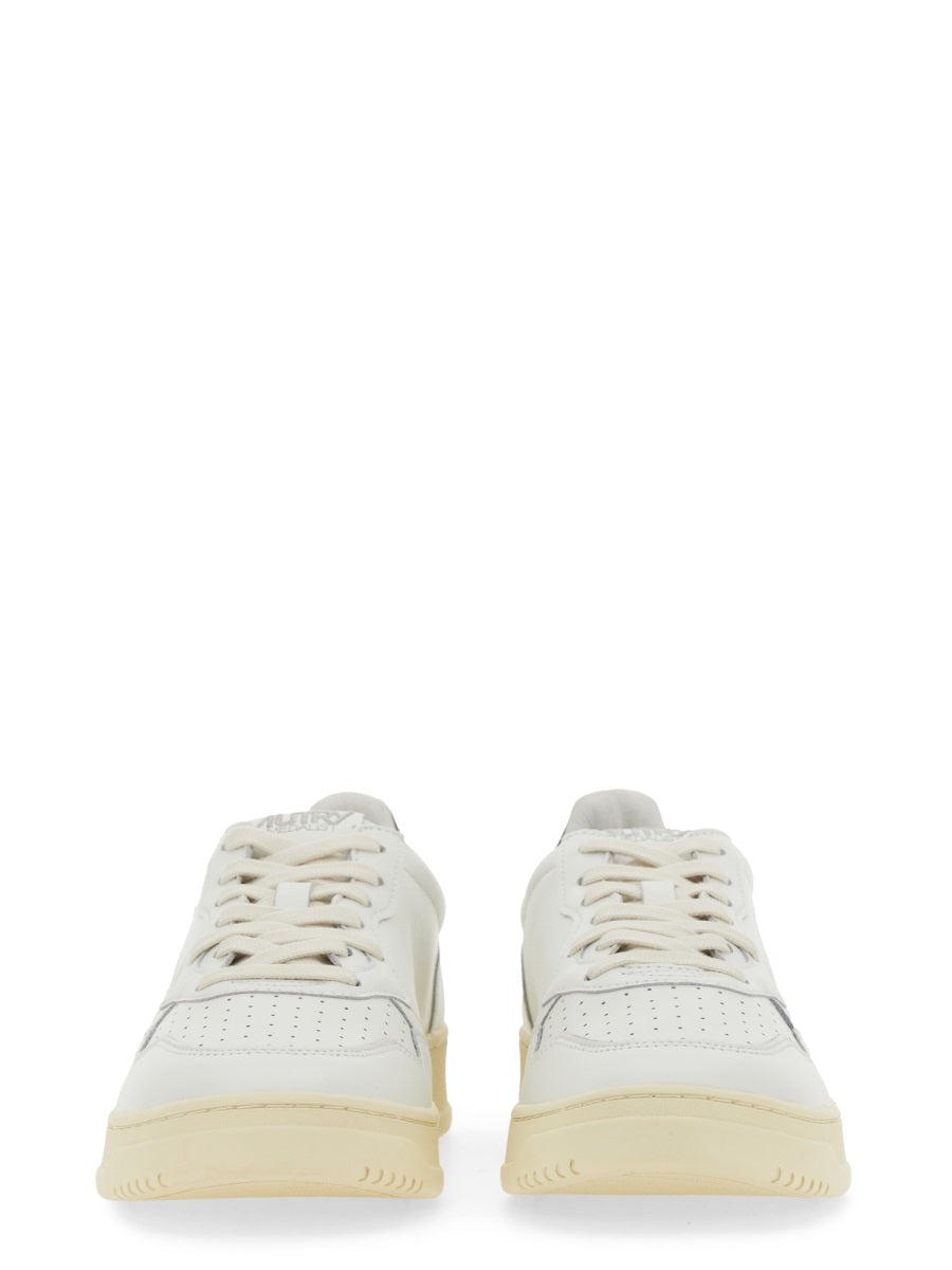 SNEAKER MEDALIST LOW