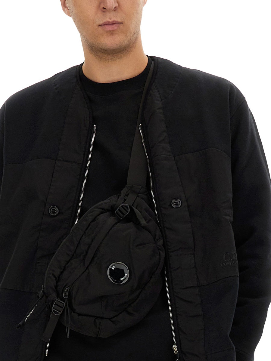 ZIP SWEATSHIRT.