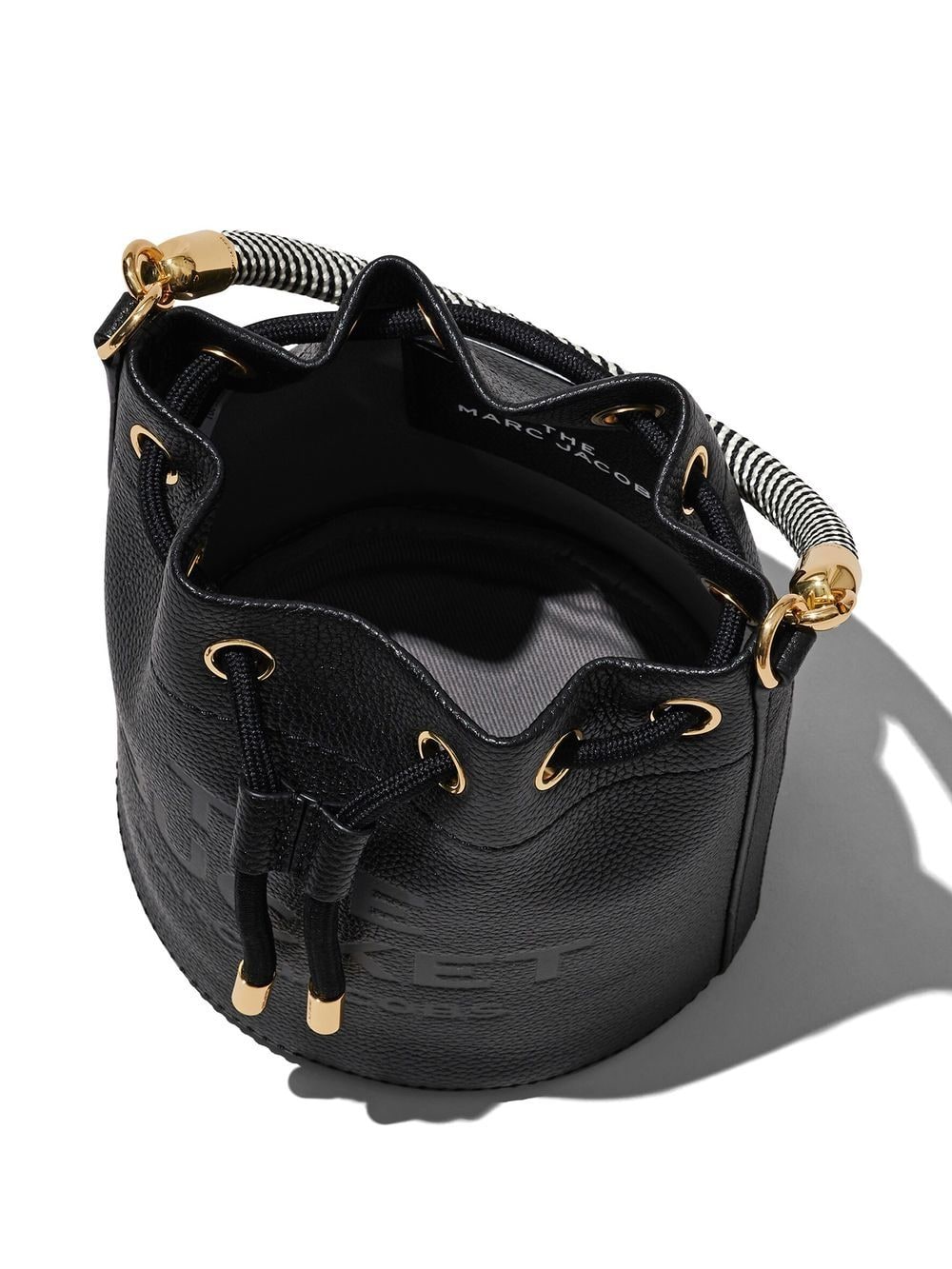 THE LEATHER MEDIUM BUCKET BAG