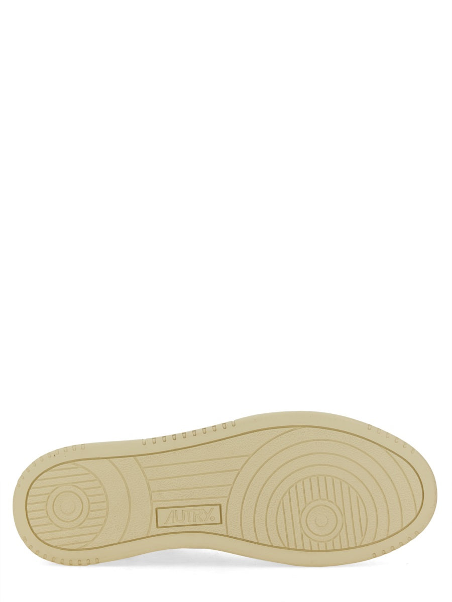 SNEAKER "MEDALIST" LOW