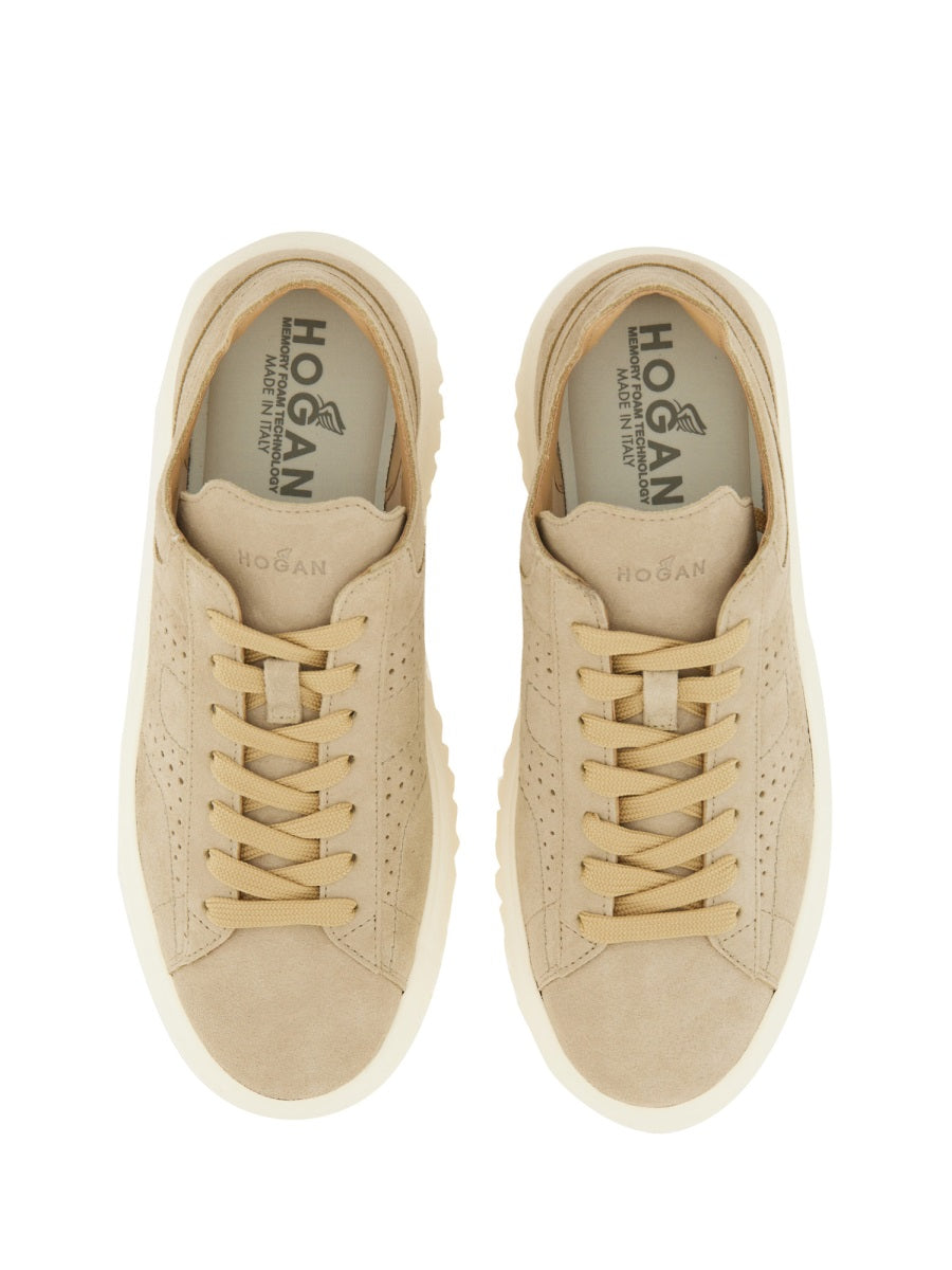SUEDE SNEAKER
