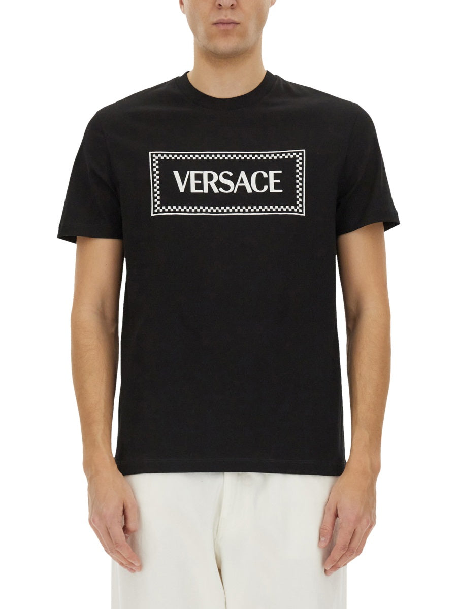 T-SHIRT WITH '90S VINTAGE EMBROIDERED LOGO