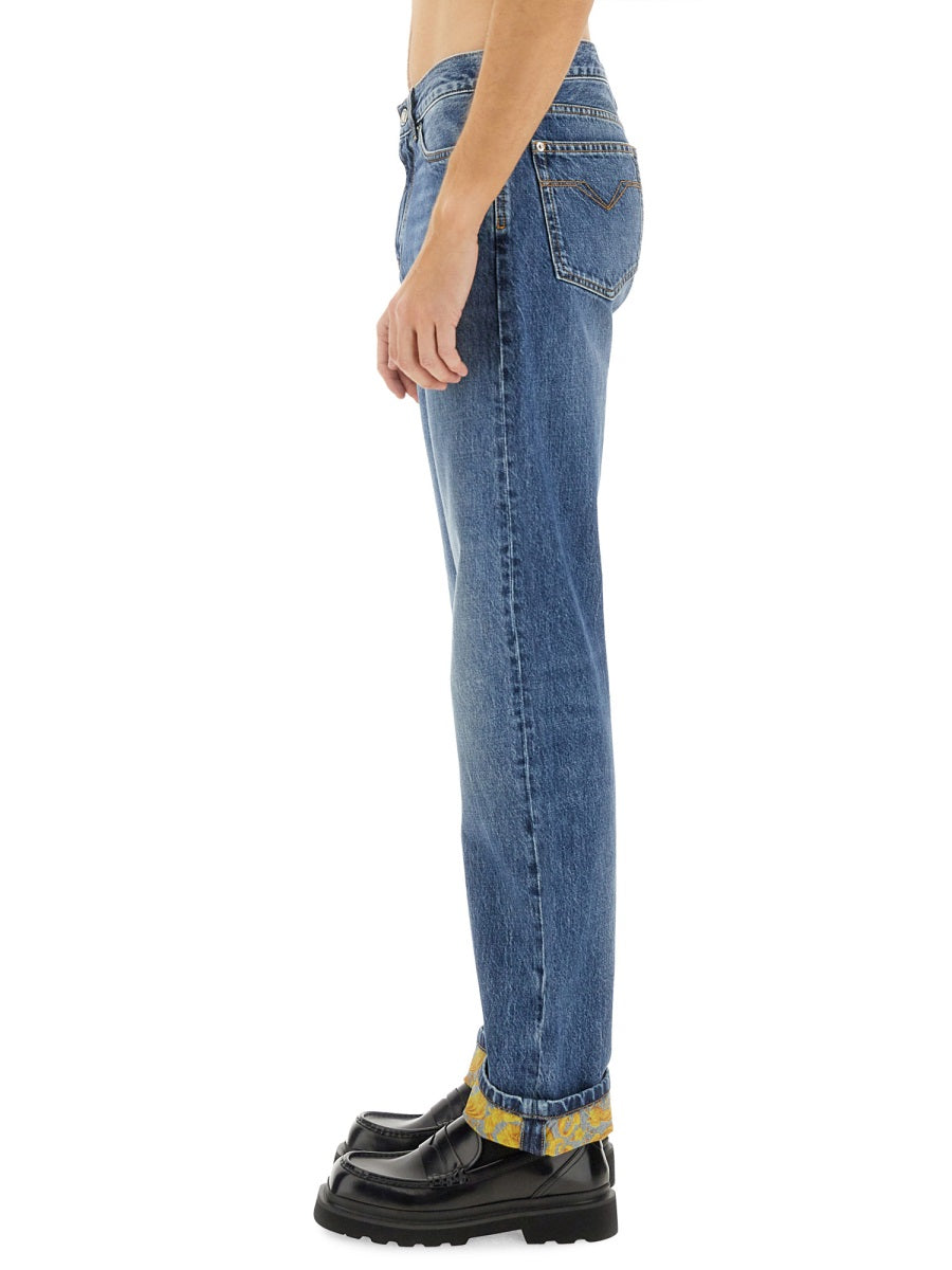 JEANS IN DENIM