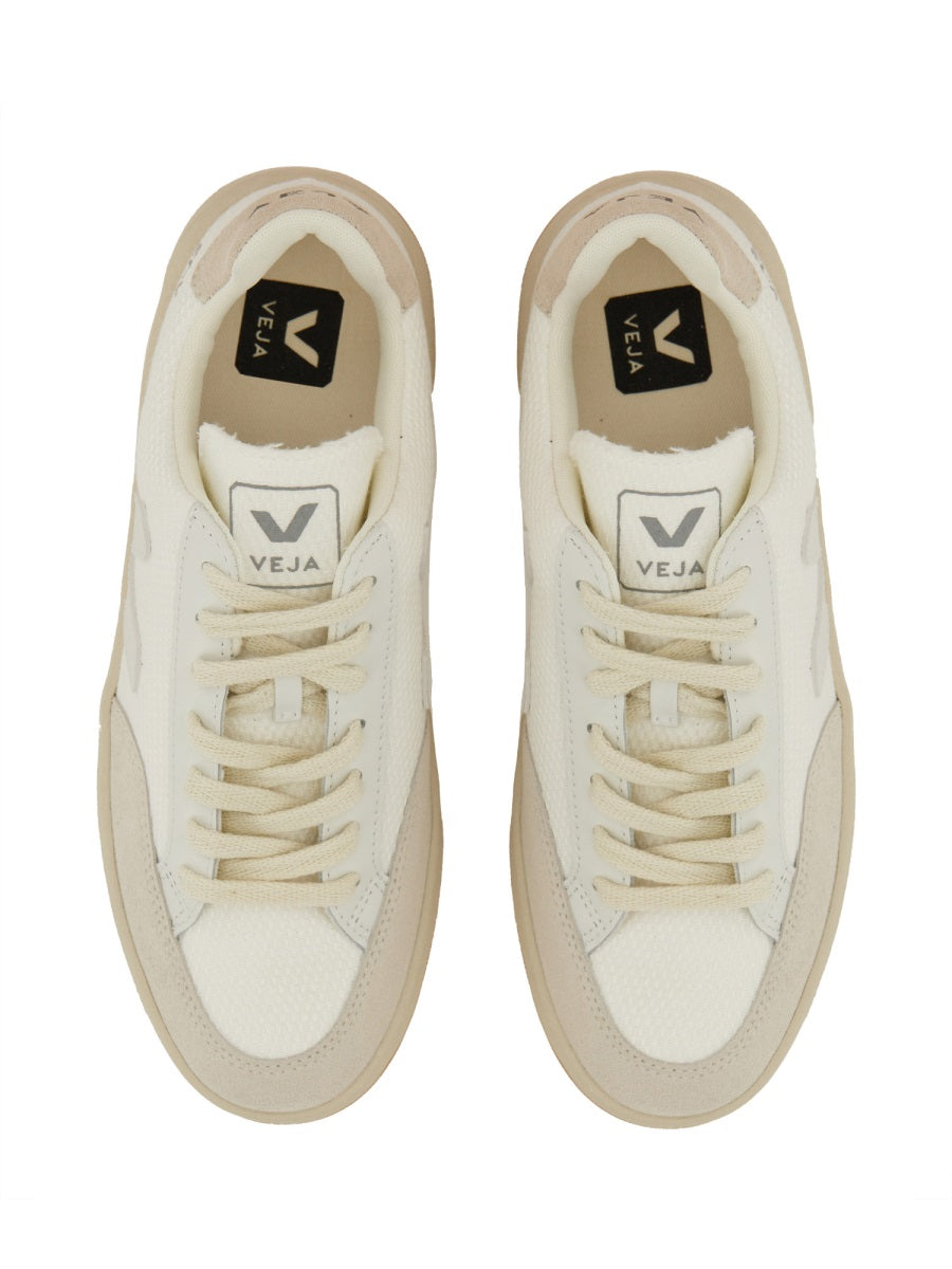 SNEAKER "V-12"